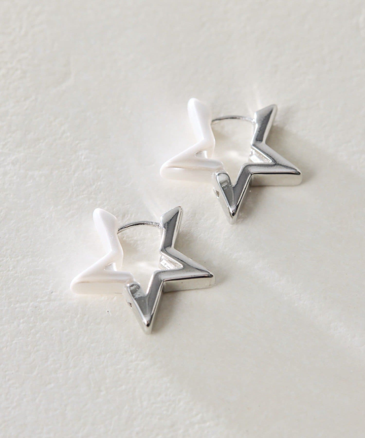 ear PAPILLONNER(イア パピヨネ) 《WEB限定》ハーフカラーピアス（スター＆リング）