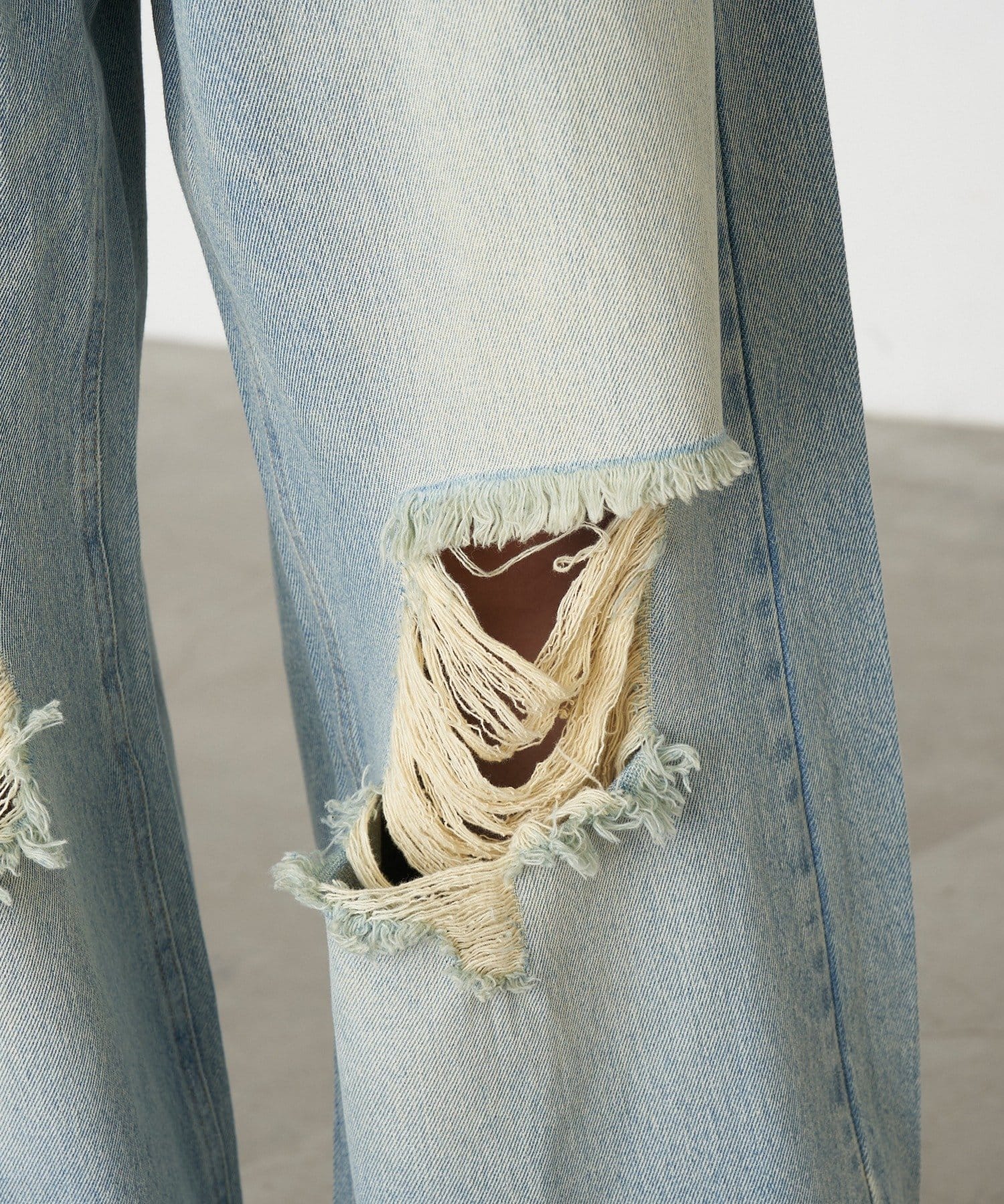 RAY CASSIN(レイカズン) 【S・Mサイズ展開】ダメージ折り返しワイドデニムパンツ