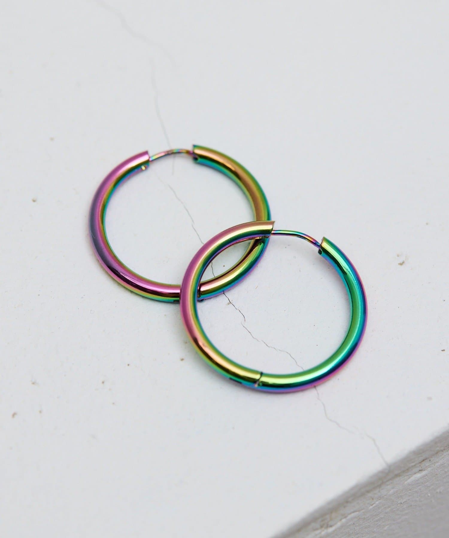 ear PAPILLONNER(イア パピヨネ) 《金属アレルギー対応/ステンレス》オーロラ30ｍｍフープピアス