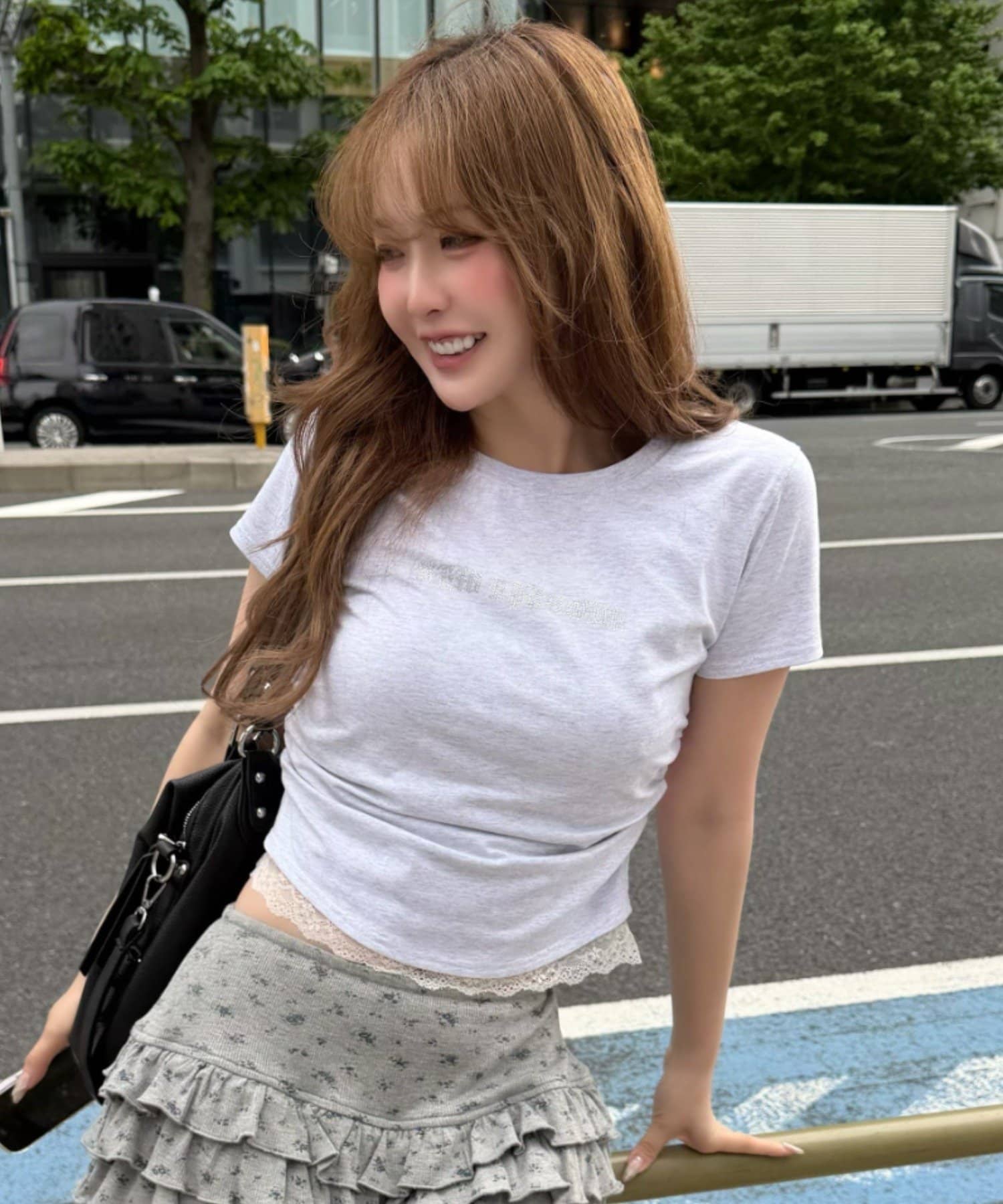 RAY CASSIN(レイカズン) ラインストーンロゴチビTシャツ