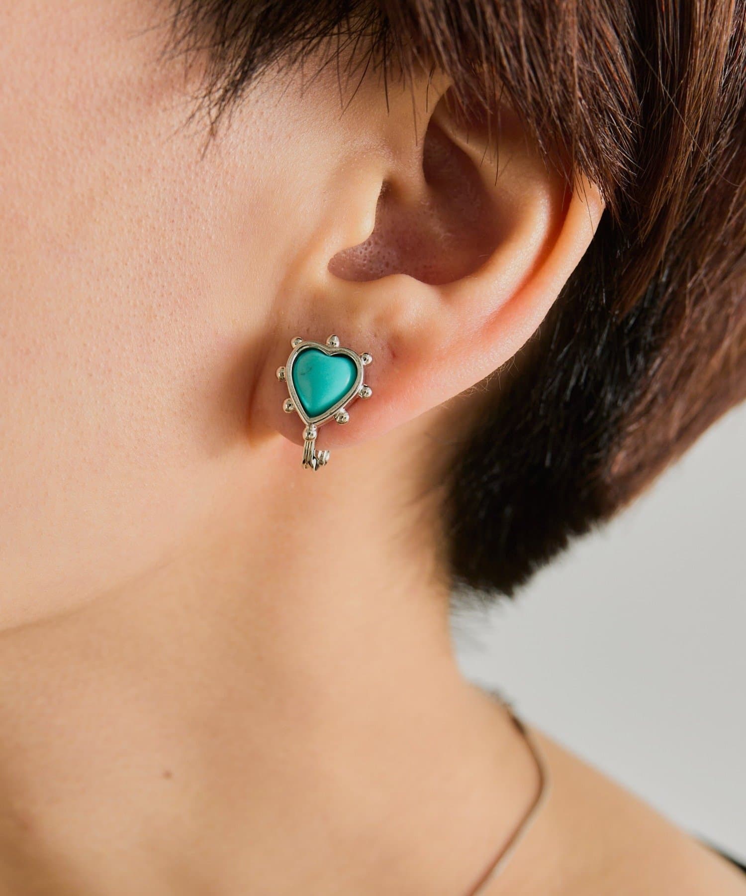 ear PAPILLONNER(イア パピヨネ) 《WEB＆一部店舗限定》ターコイズハートストーンイヤリング