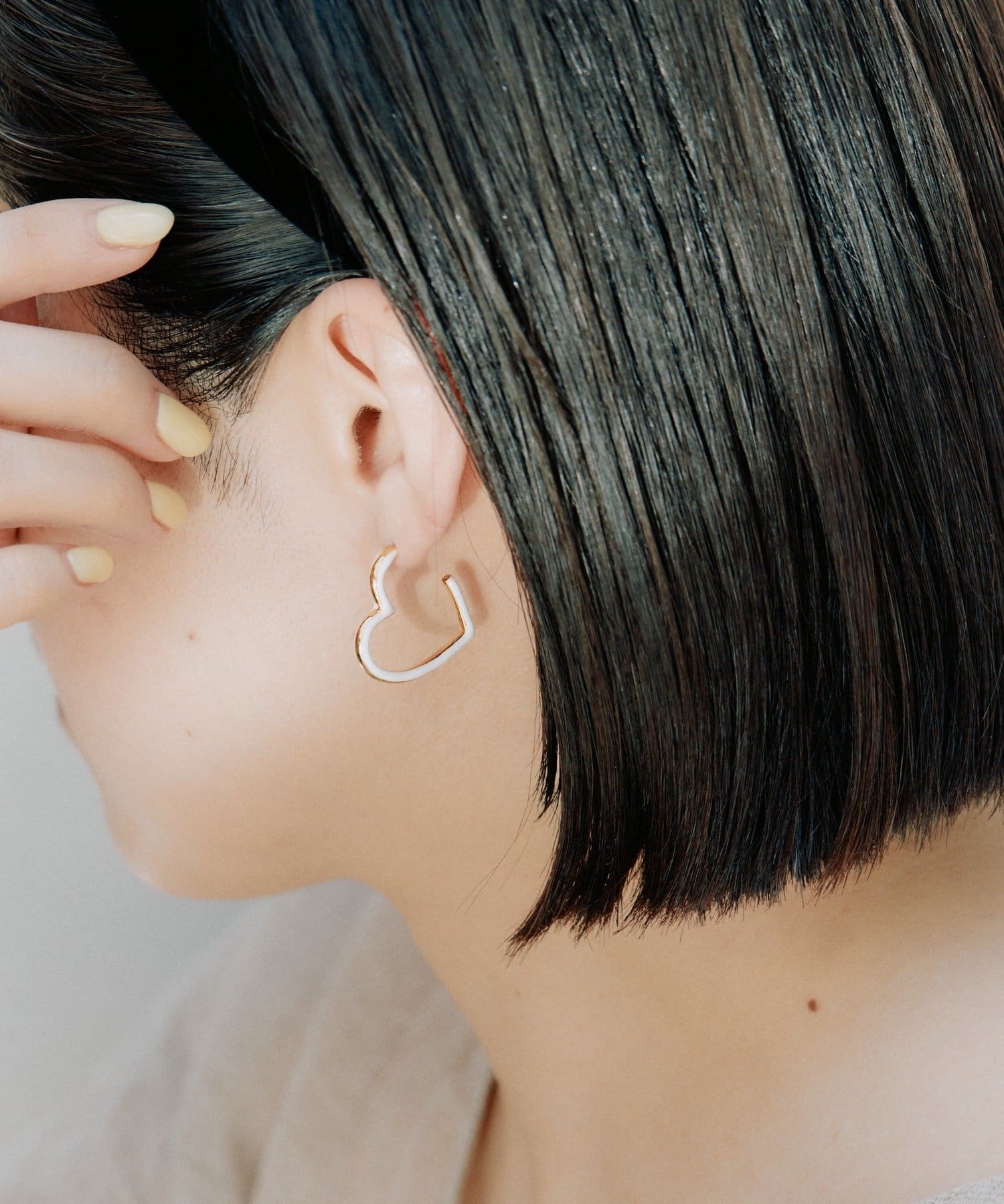 ear PAPILLONNER(イア パピヨネ) カラーハートフープピアス
