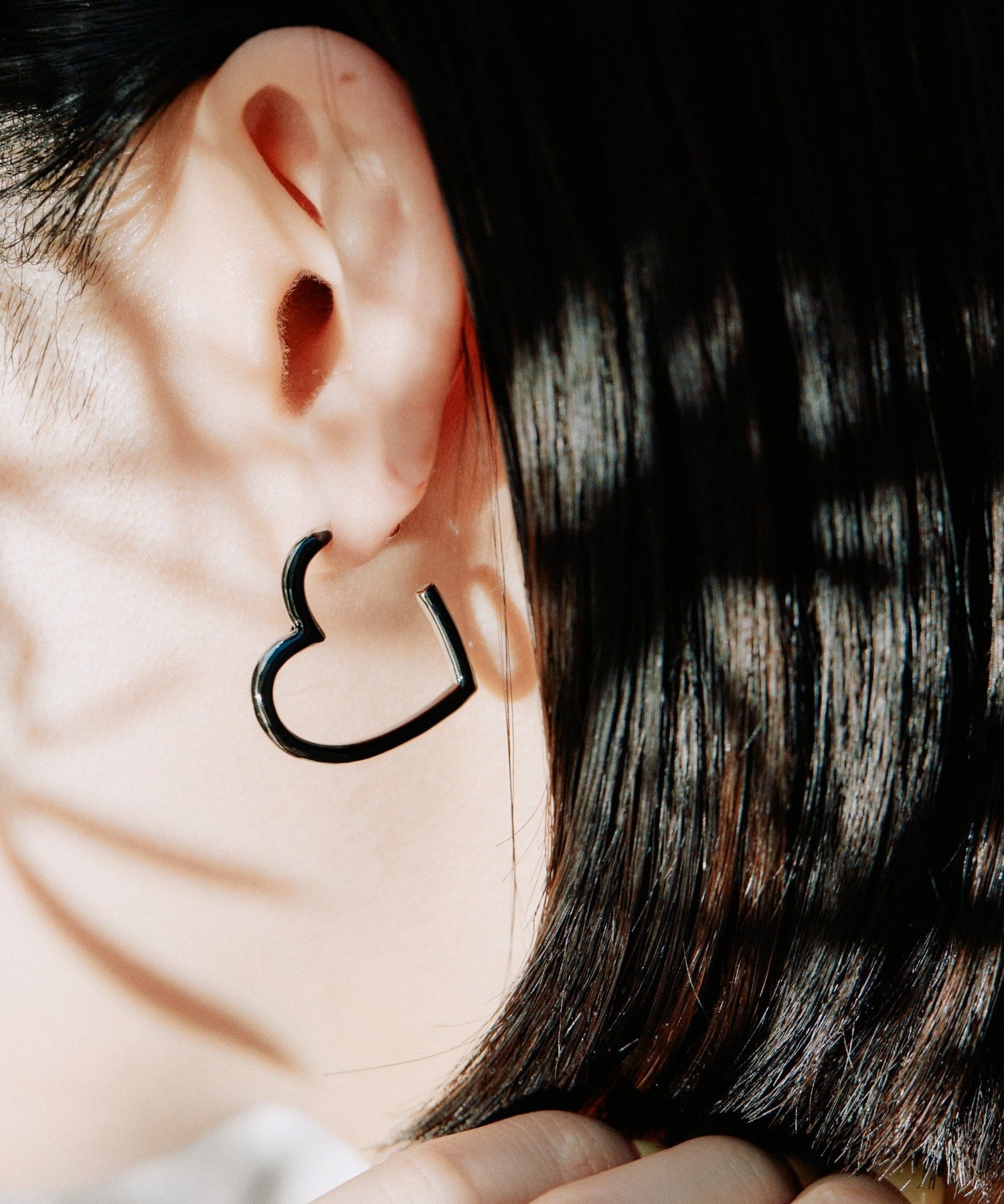 ear PAPILLONNER(イア パピヨネ) カラーハートフープピアス