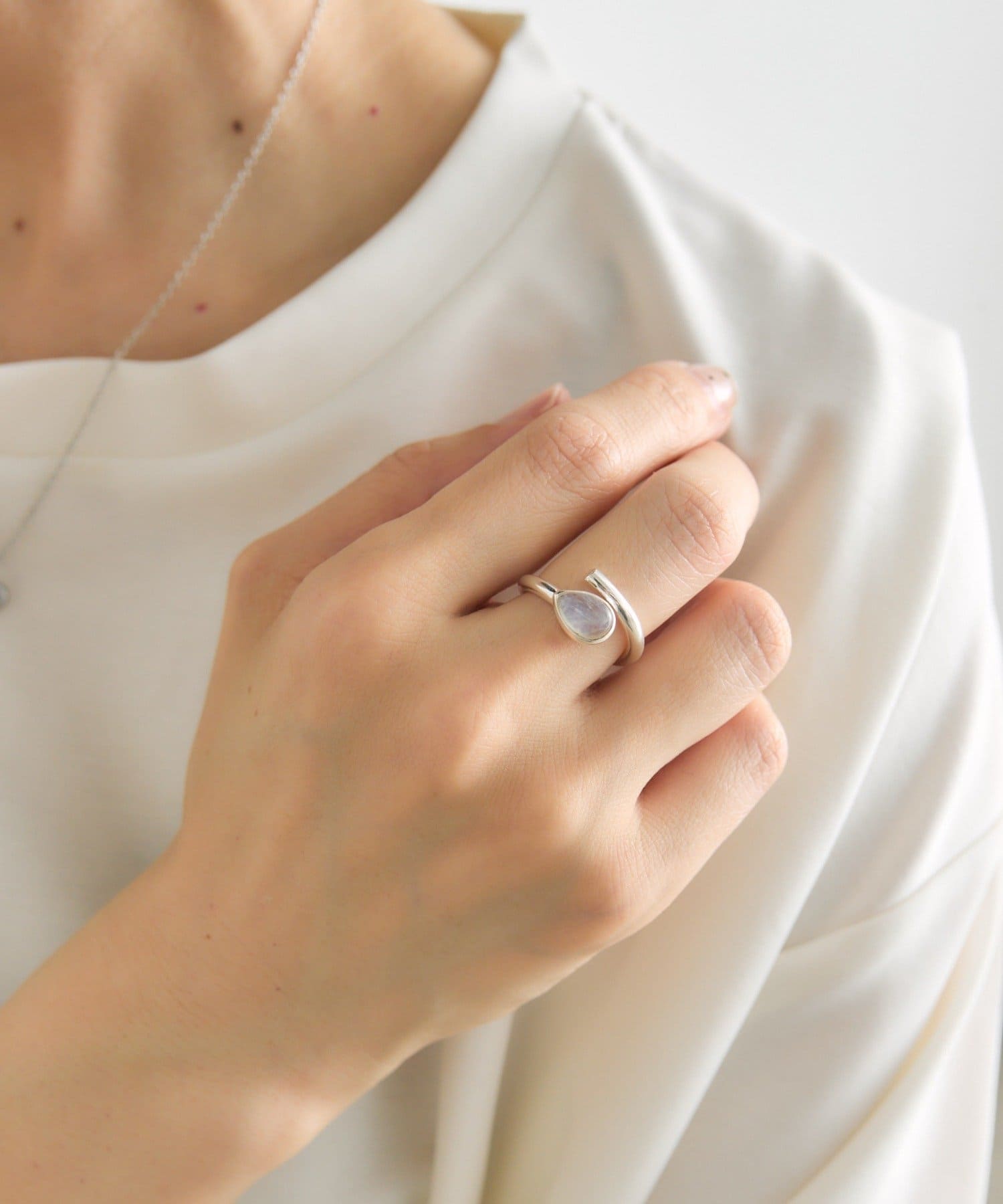 ear PAPILLONNER(イア パピヨネ) 《WEB限定/スターリングシルバー使用》》ムーンストーンリング