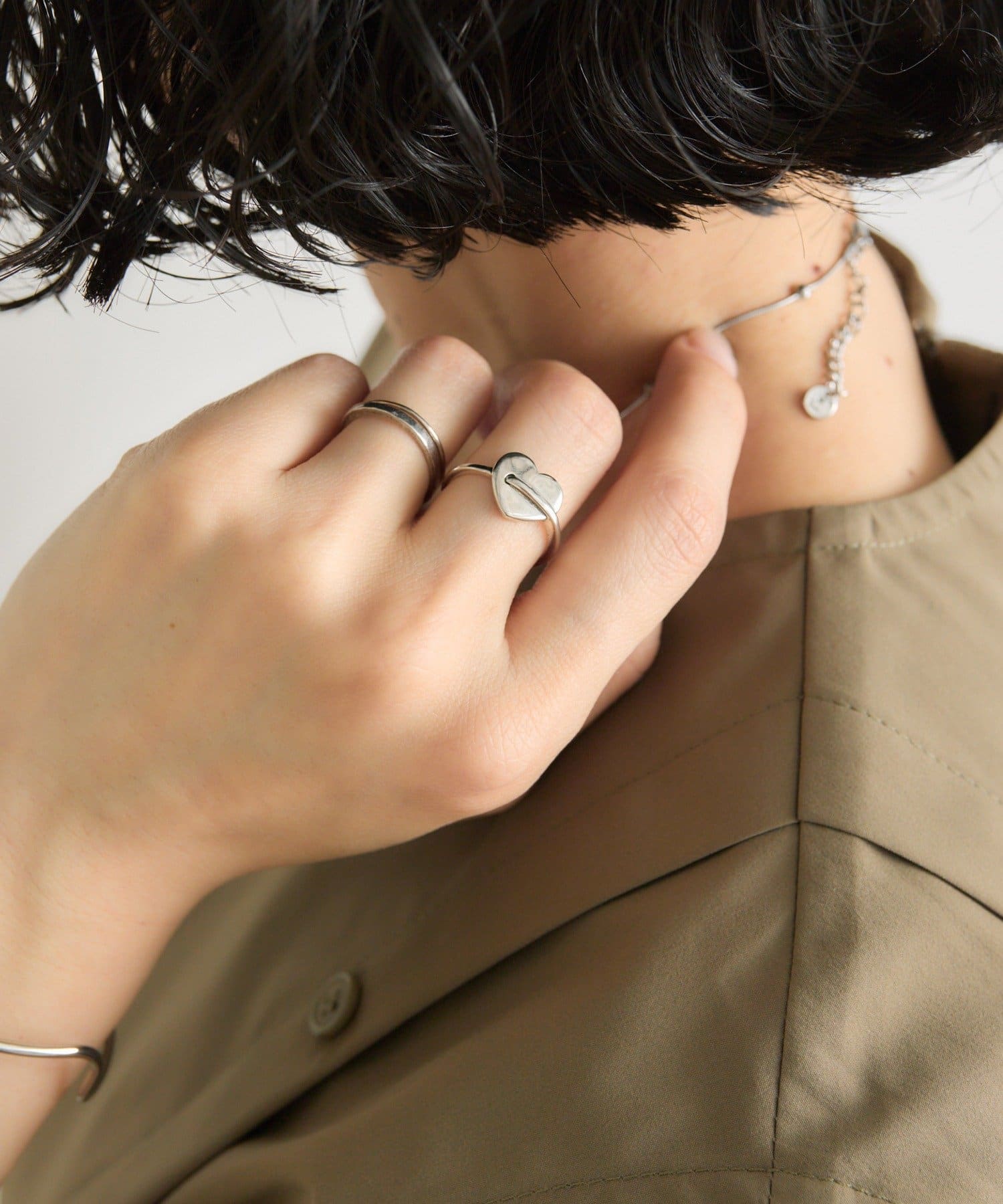 ear PAPILLONNER(イア パピヨネ) 《WEB限定/スターリングシルバー使用》》スルーハートリング