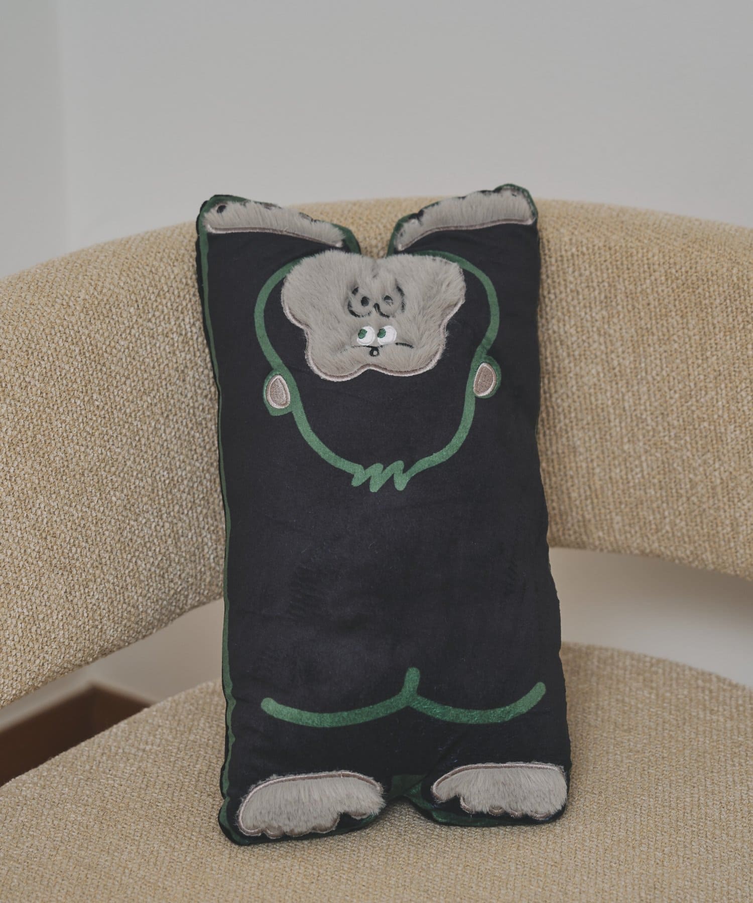 BIRTHDAY BAR(バースデイバー) animal diecut cushion　ダイカットクッション