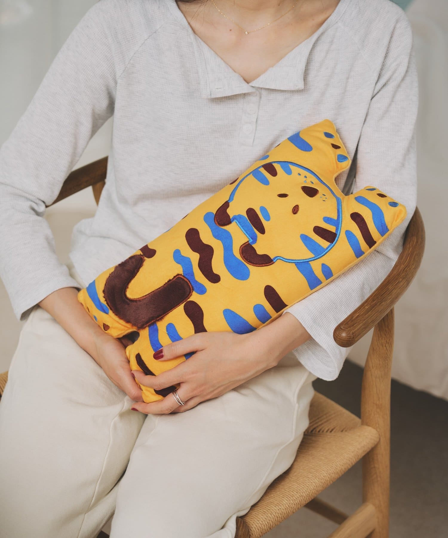 BIRTHDAY BAR(バースデイバー) animal diecut cushion　ダイカットクッション