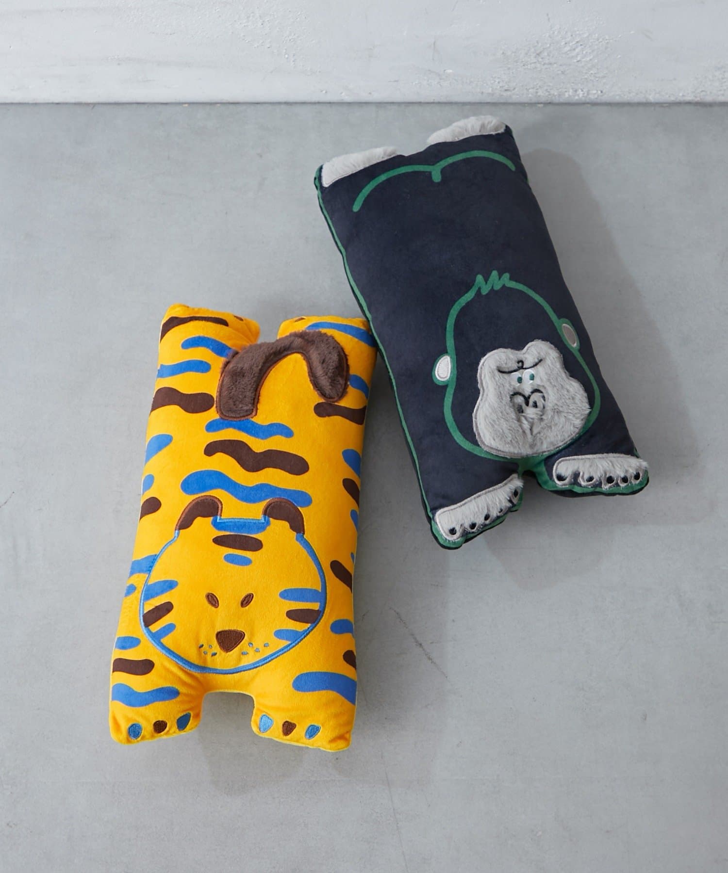 BIRTHDAY BAR(バースデイバー) animal diecut cushion　ダイカットクッション