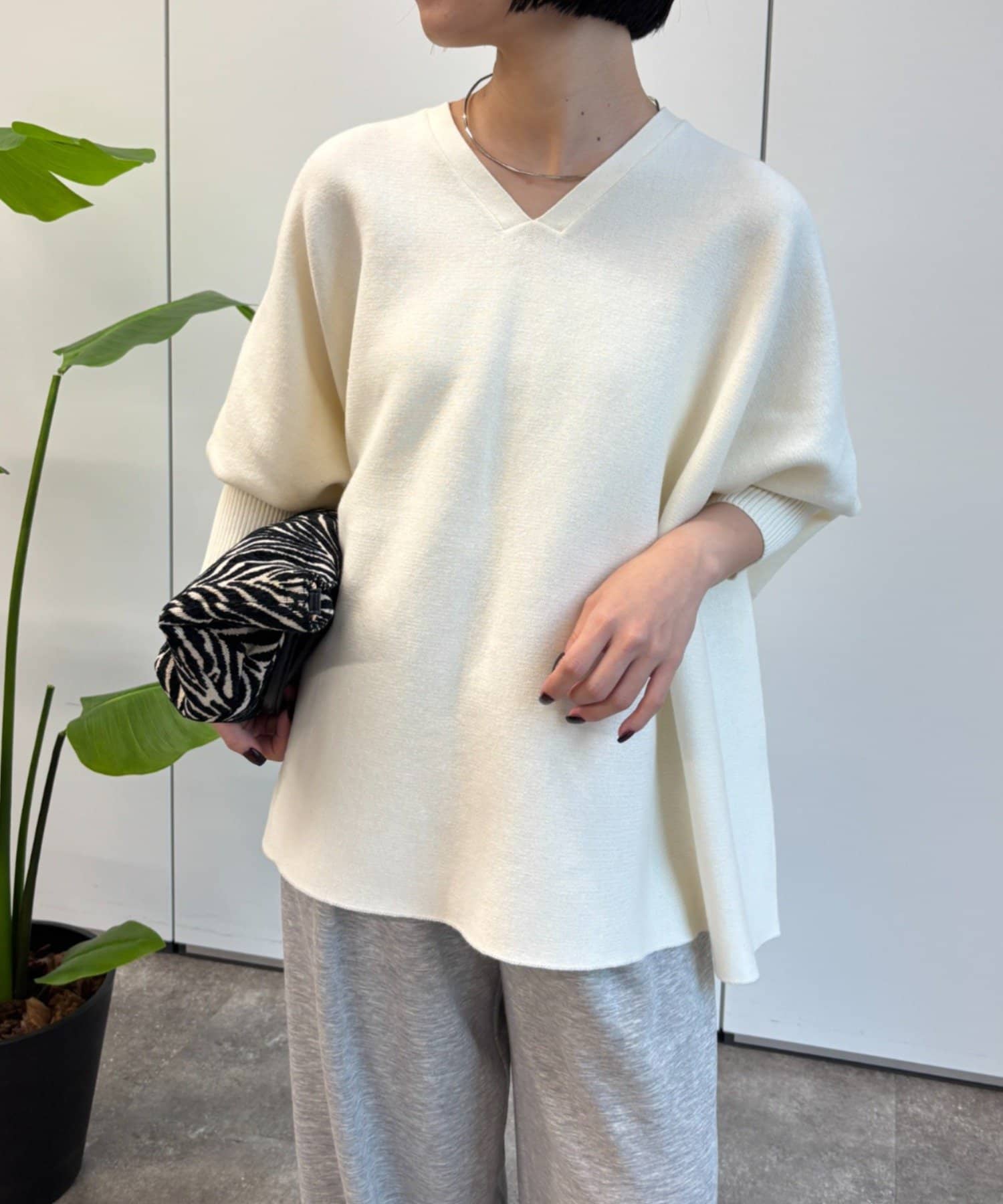 Jena　espace merveilleux(ジェナ　エスパスメルヴェイユ) ドルマンVネックニット