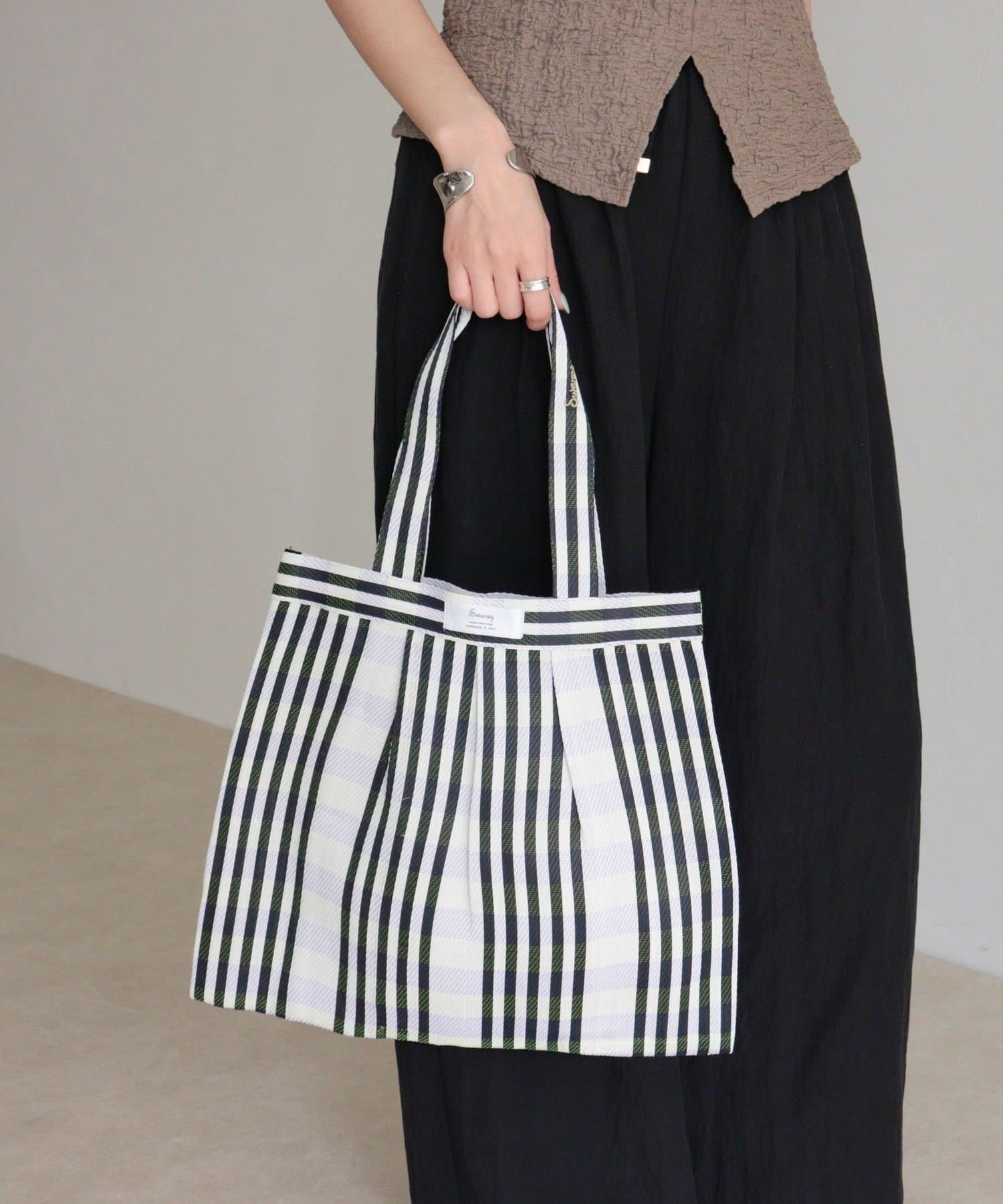 FREDY & GLOSTER(フレディ アンド グロスター) 柄チュールタックトートバッグ