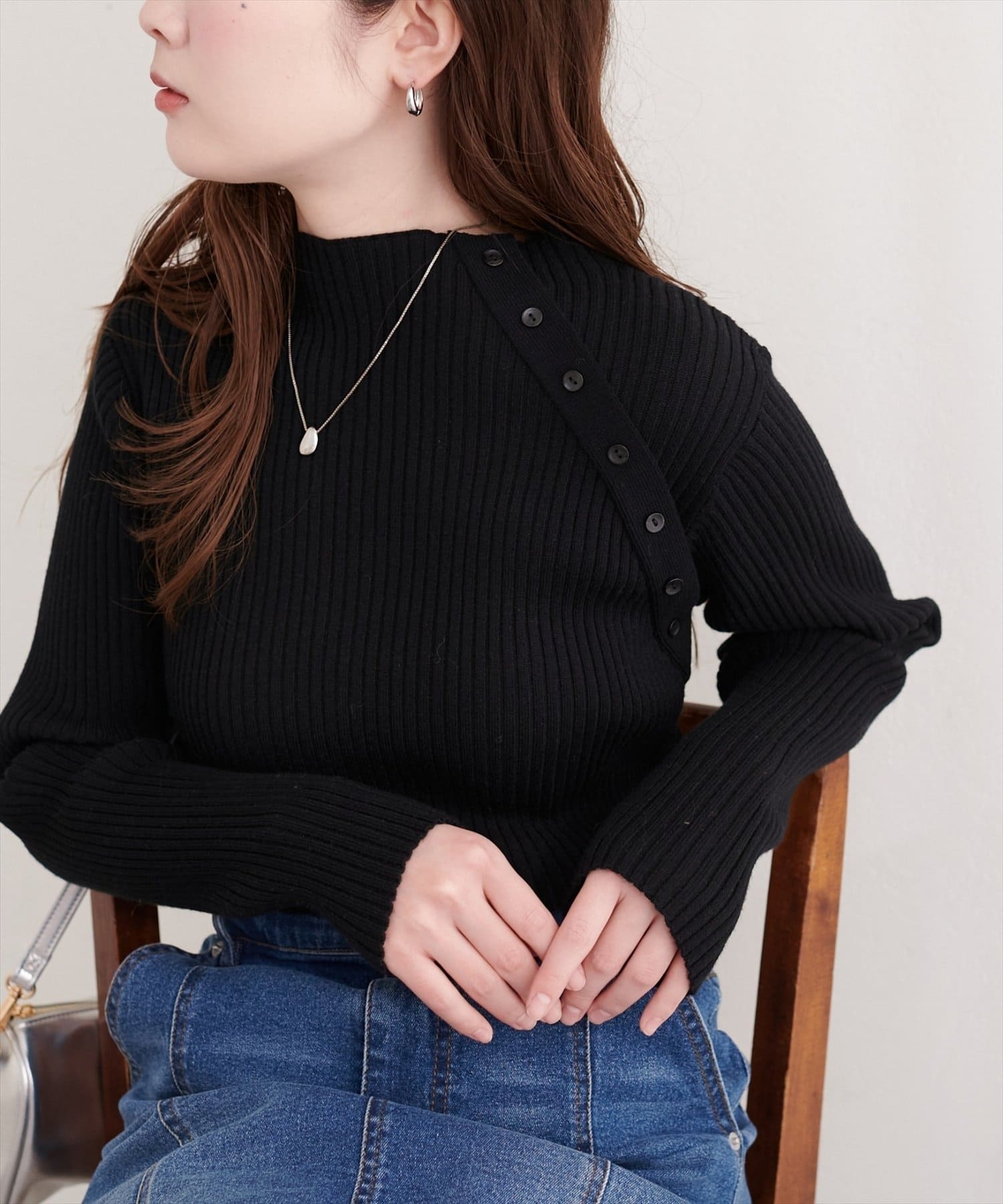 NICE CLAUP / OLIVE des OLIVE OUTLET(ナイスクラップ  / オリーブ デ オリーブ アウトレット) 【natural couture】斜めボタンプチハイリブニット