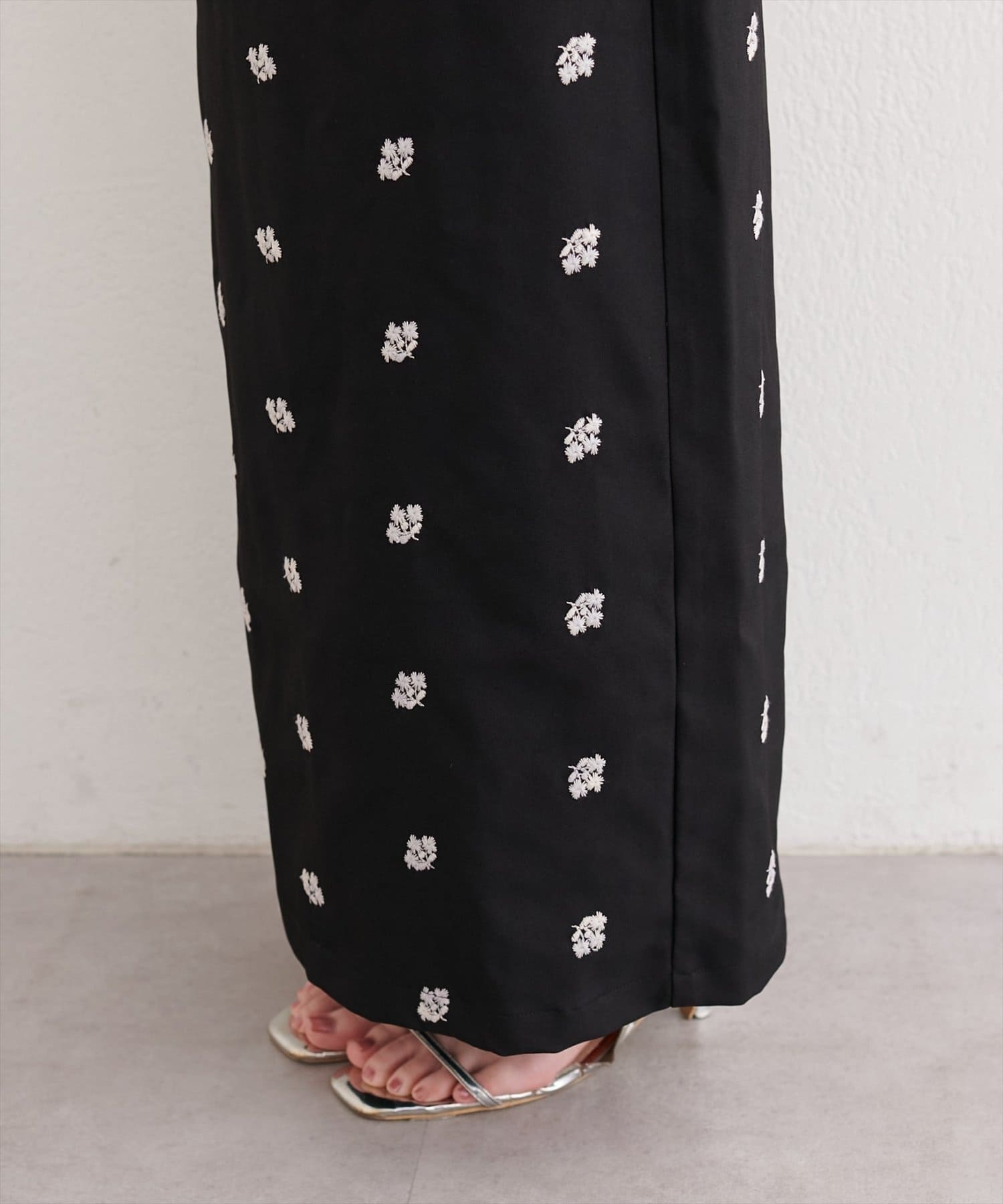 NICE CLAUP / OLIVE des OLIVE OUTLET(ナイスクラップ  / オリーブ デ オリーブ アウトレット) 【natural couture】花柄ツイルナロースカート