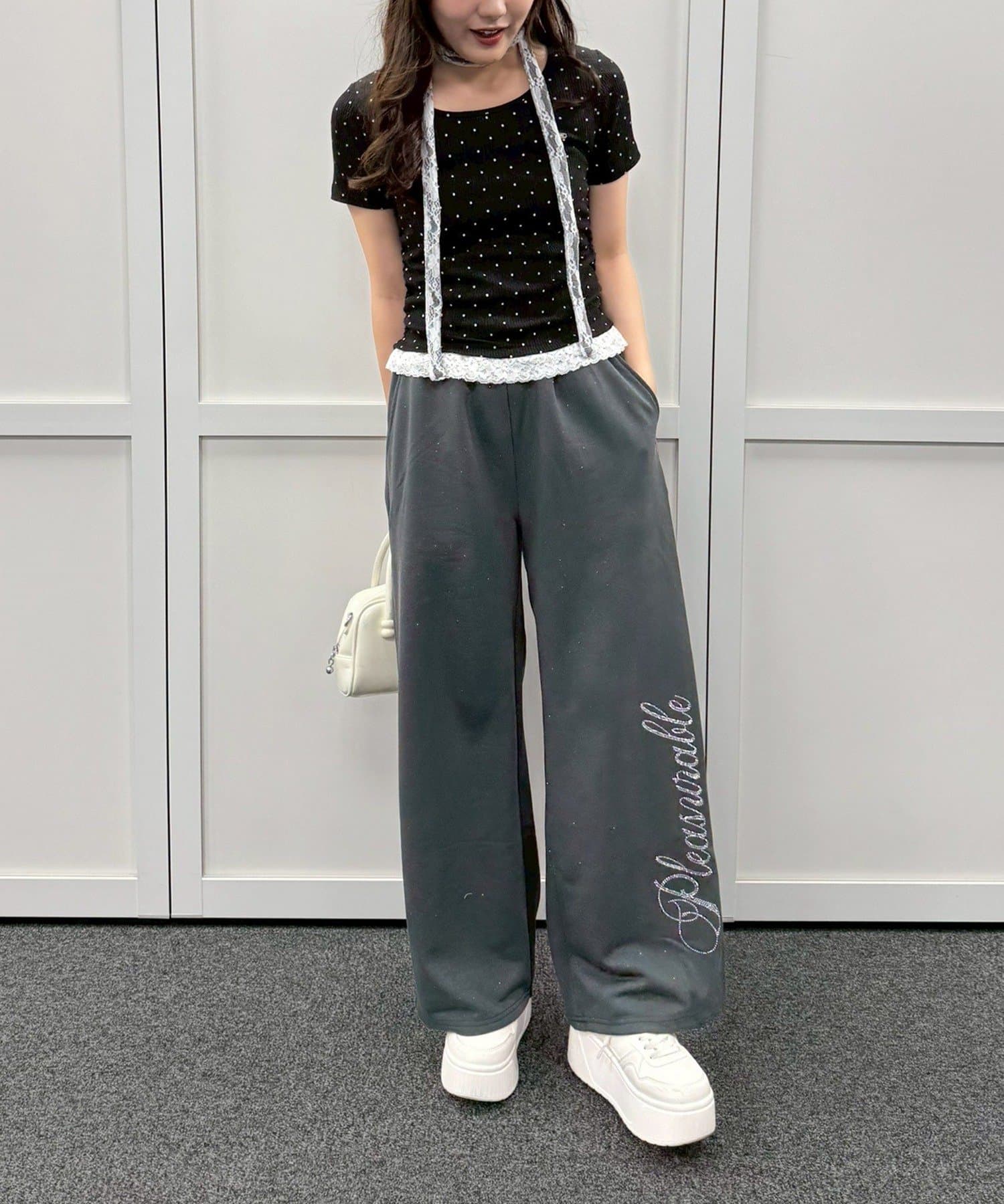 NICE CLAUP / OLIVE des OLIVE OUTLET(ナイスクラップ  / オリーブ デ オリーブ アウトレット) 【ANOTHER BRANCH】ドット裾レースプルオーバー