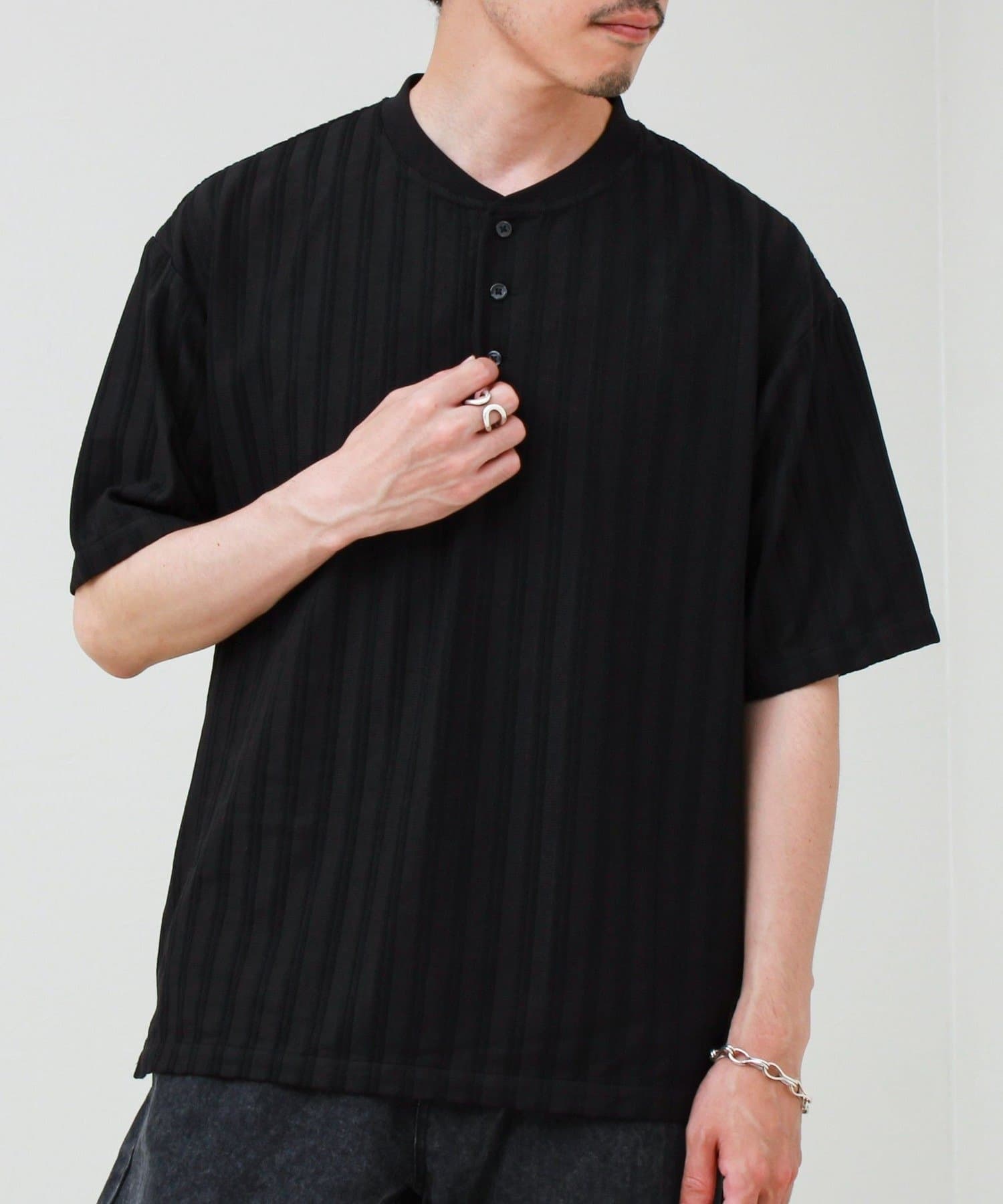 FREDY & GLOSTER(フレディ アンド グロスター) シアージャガード ヘンリーネックTシャツ
