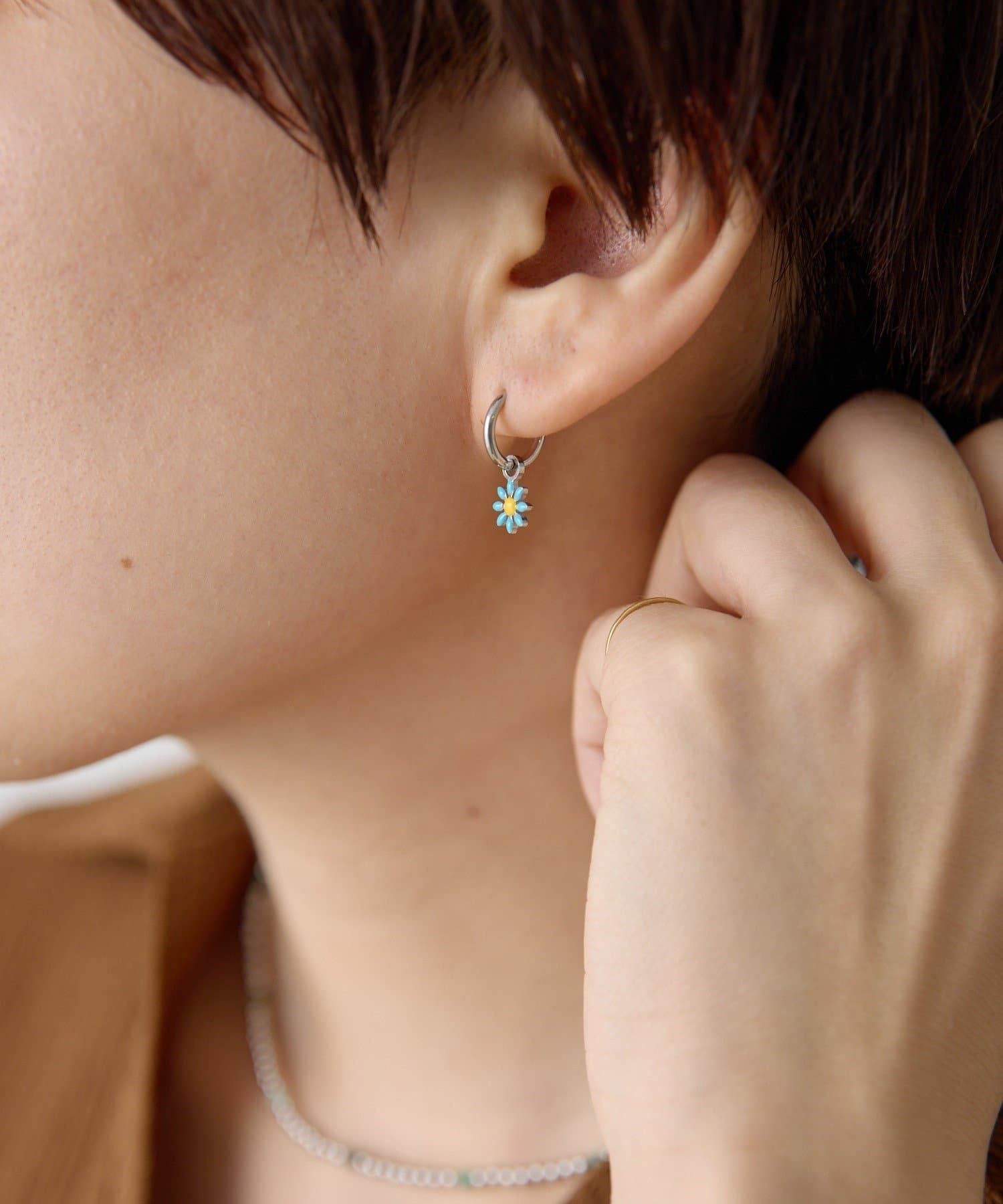 ear PAPILLONNER(イア パピヨネ) 《金属アレルギー対応/ステンレス》フラワーフープピアス