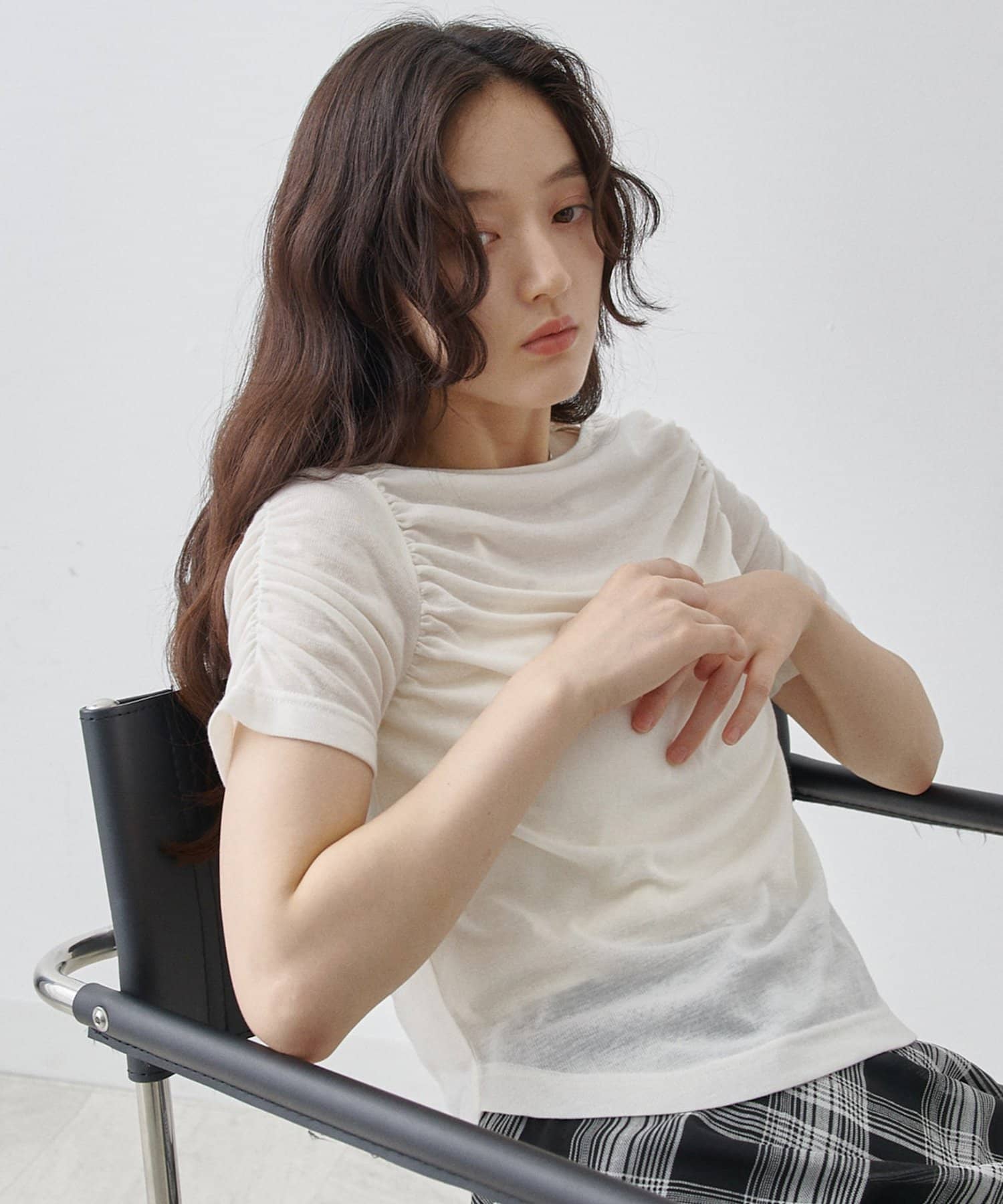 COLONY 2139(コロニー トゥーワンスリーナイン) ギャザーTシャツ