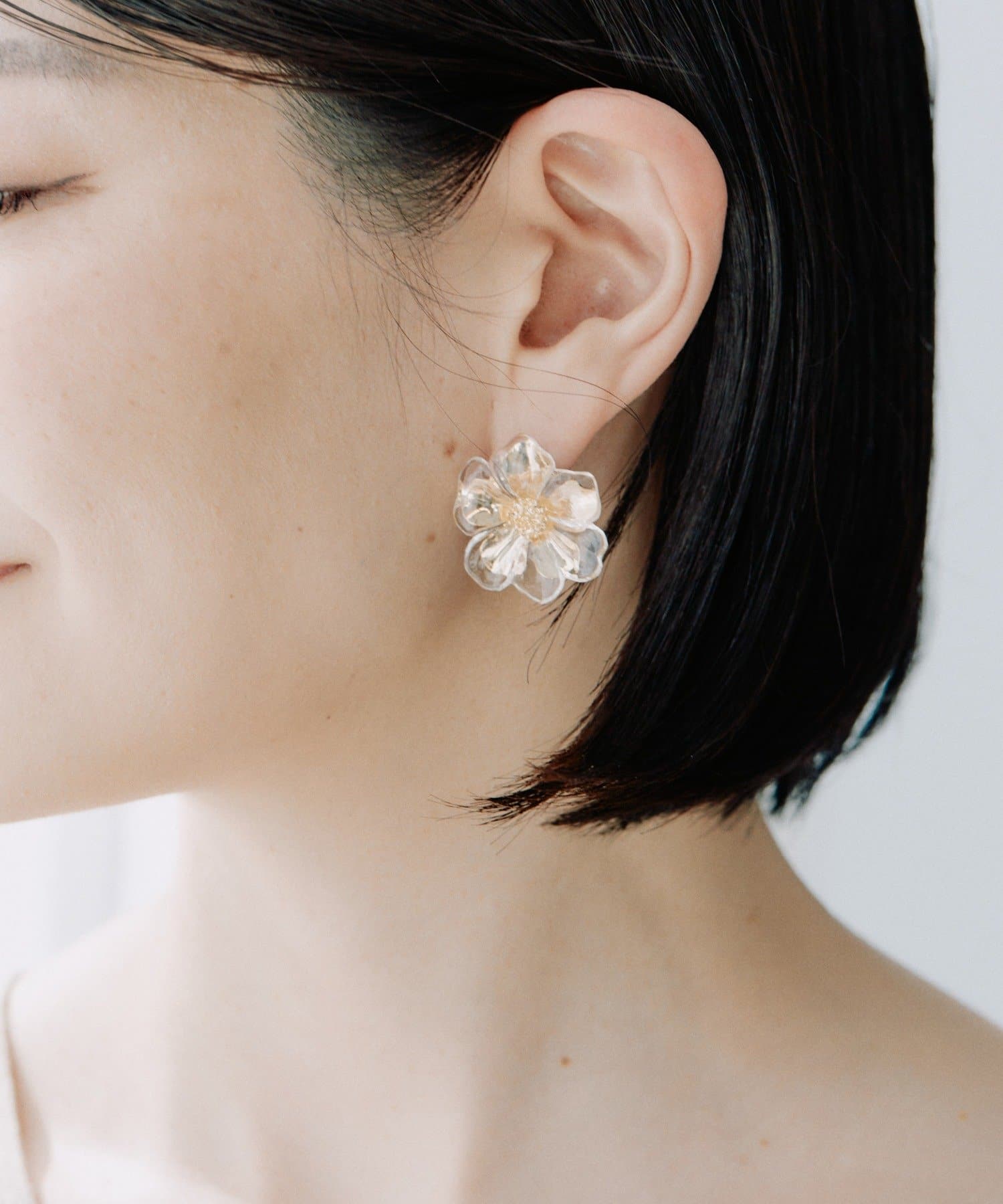 ear PAPILLONNER(イア パピヨネ) クリアペタルピアス