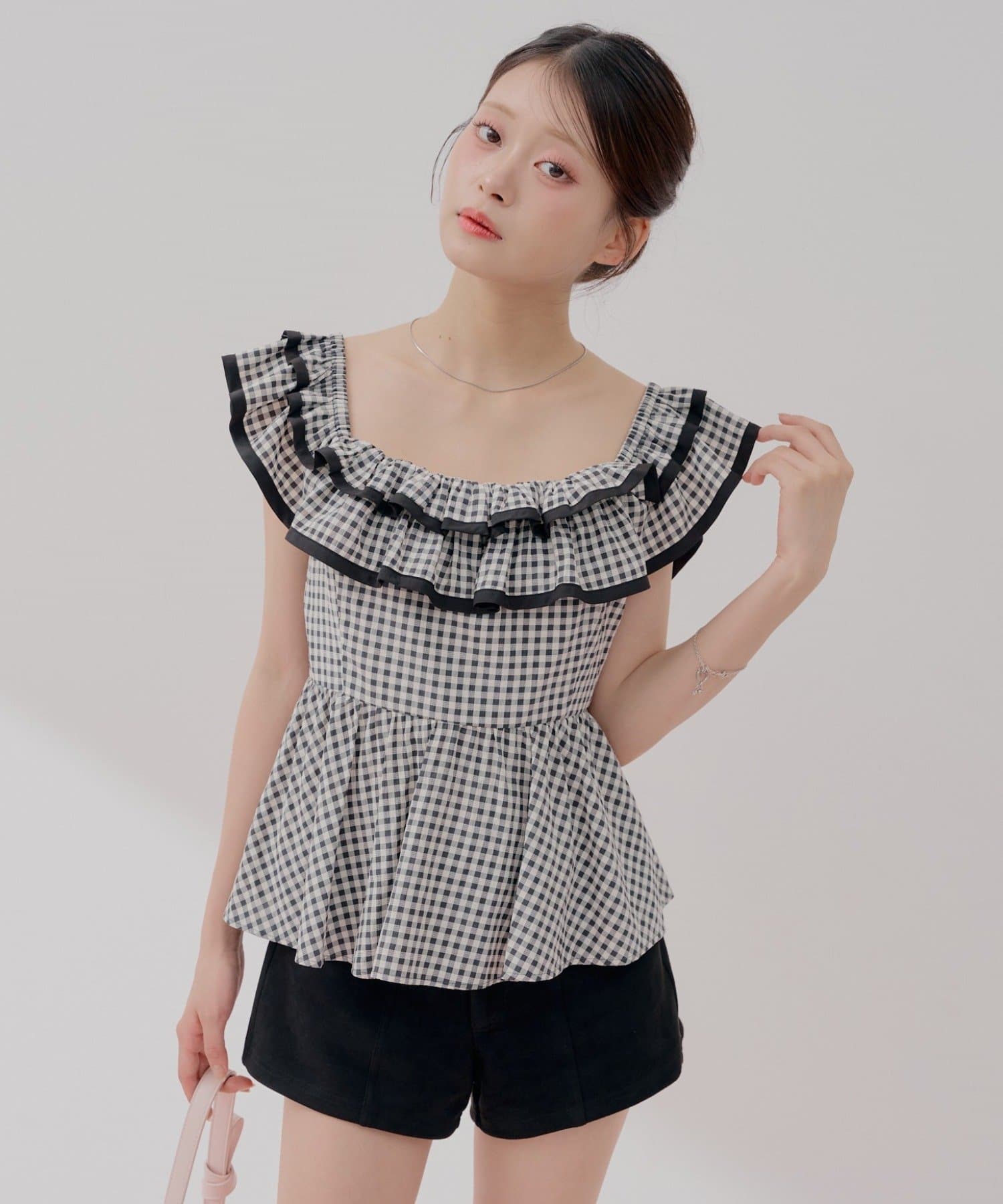 Chico(チコ) ギンガムチェックペプラムフリルブラウス