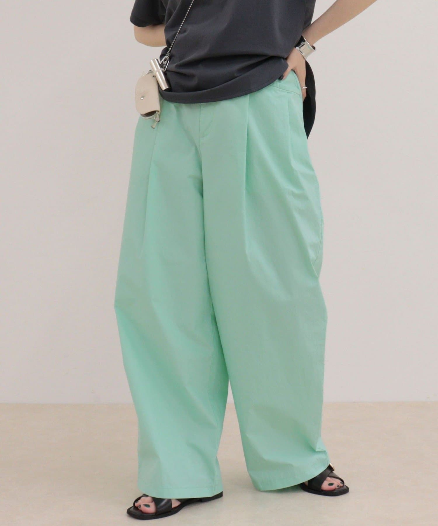 FREDY & GLOSTER(フレディ アンド グロスター) ライトチノタックパンツ