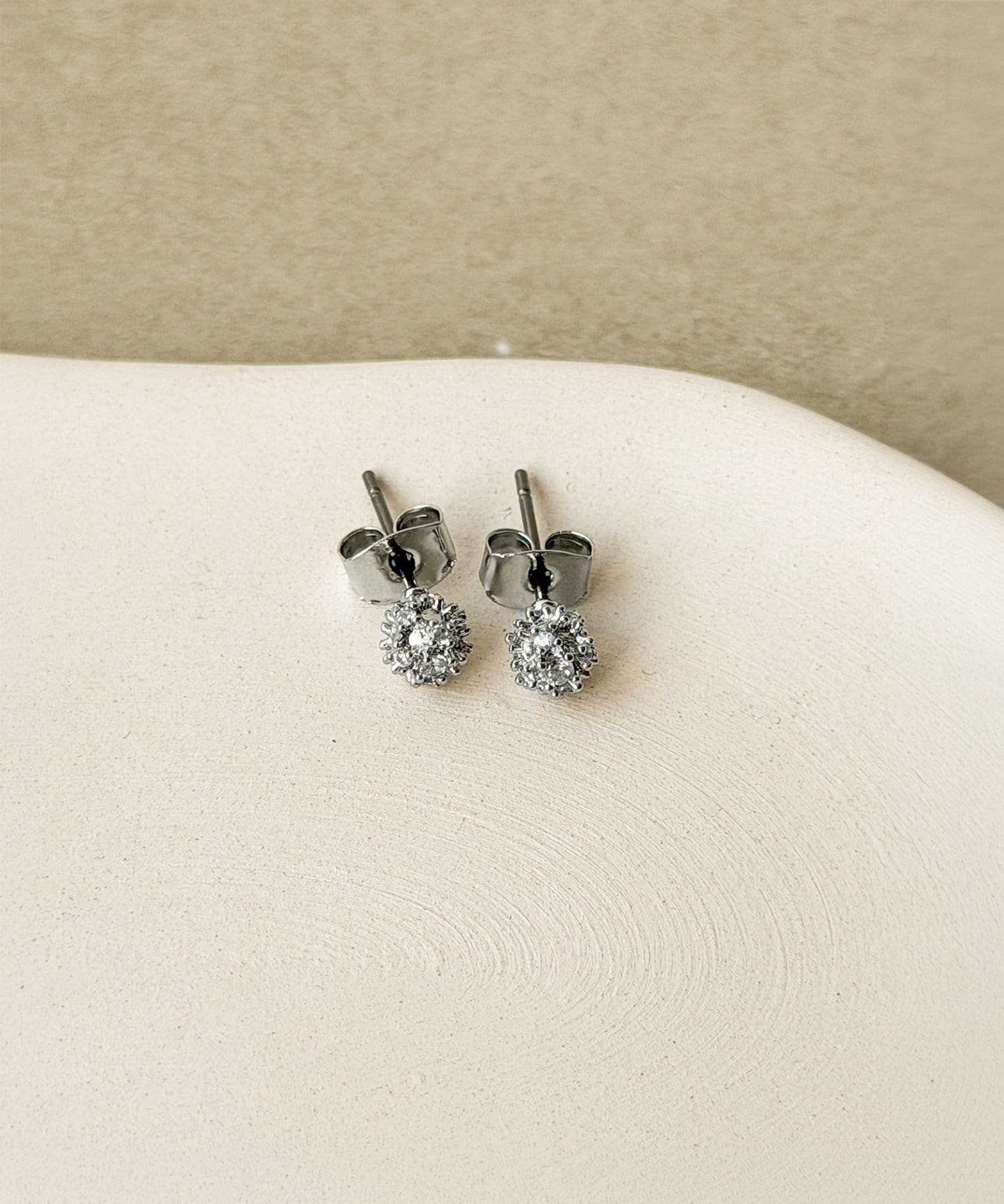 3COINS(スリーコインズ) フラワーボールピアス