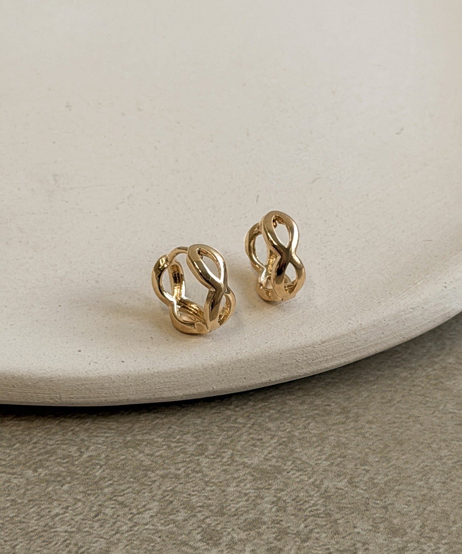 3COINS(スリーコインズ) クロスラインワンタッチピアス