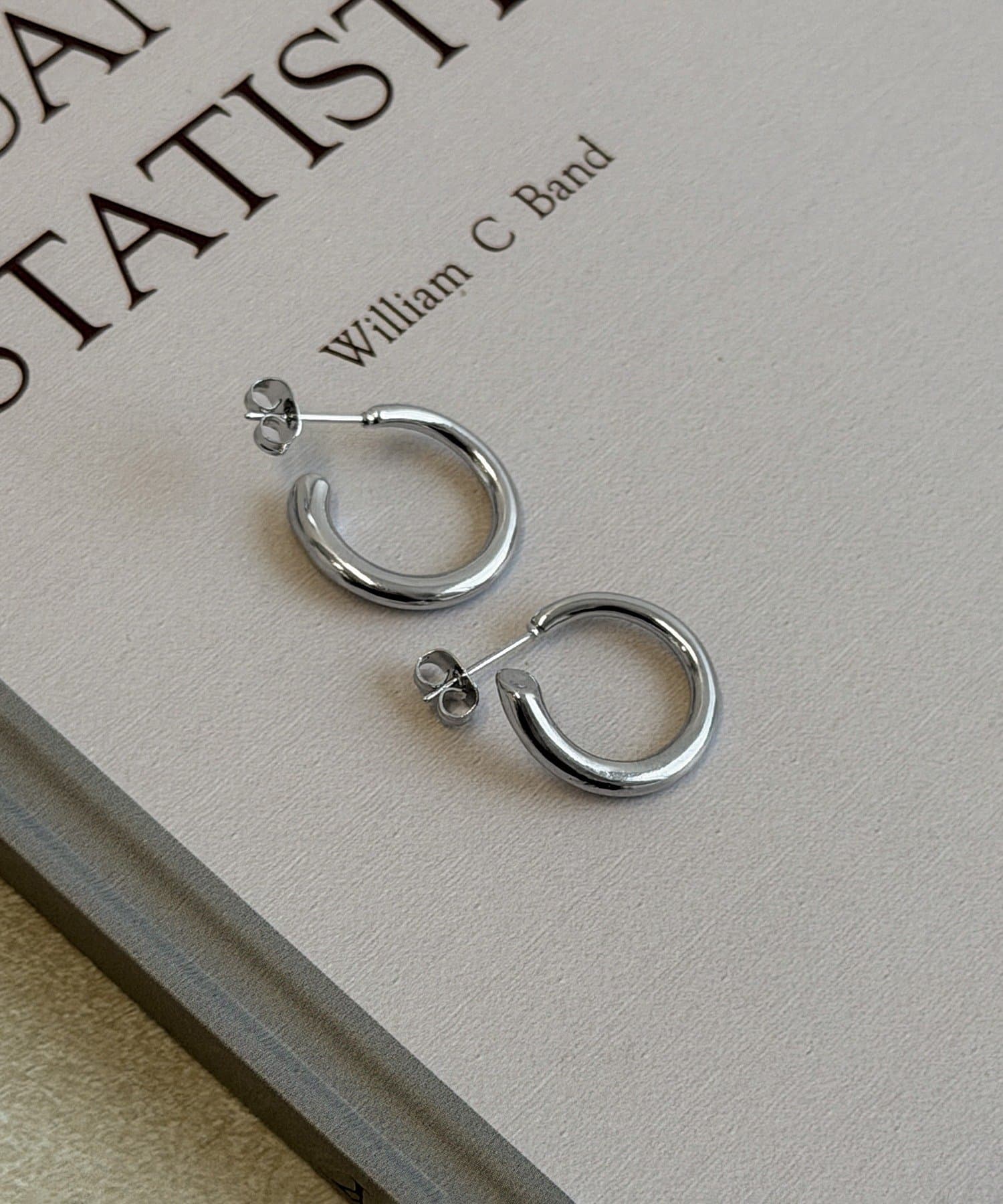 3COINS(スリーコインズ) メタルカーブフープピアス