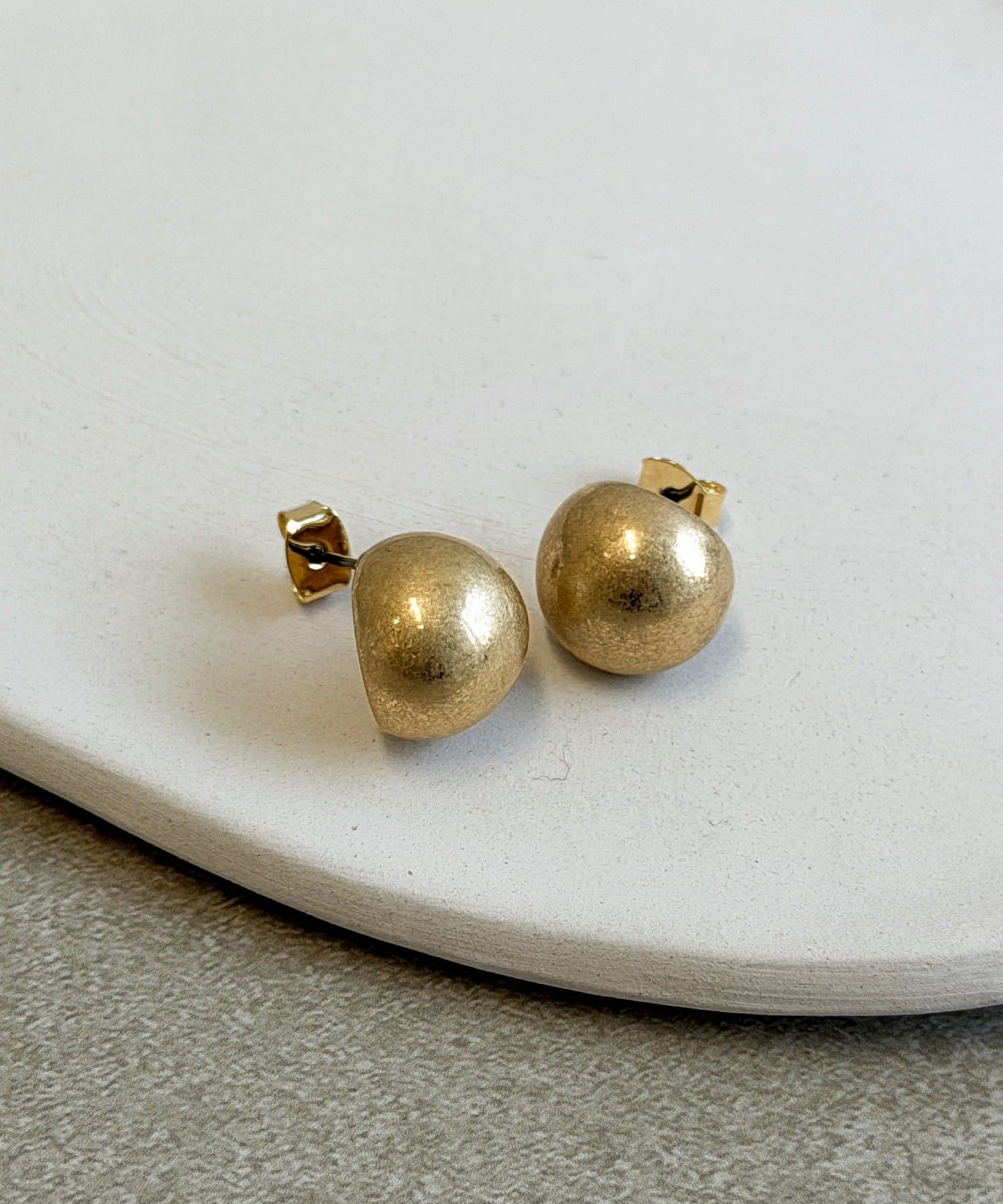 3COINS(スリーコインズ) ヴィンテージ加工メタルピアス