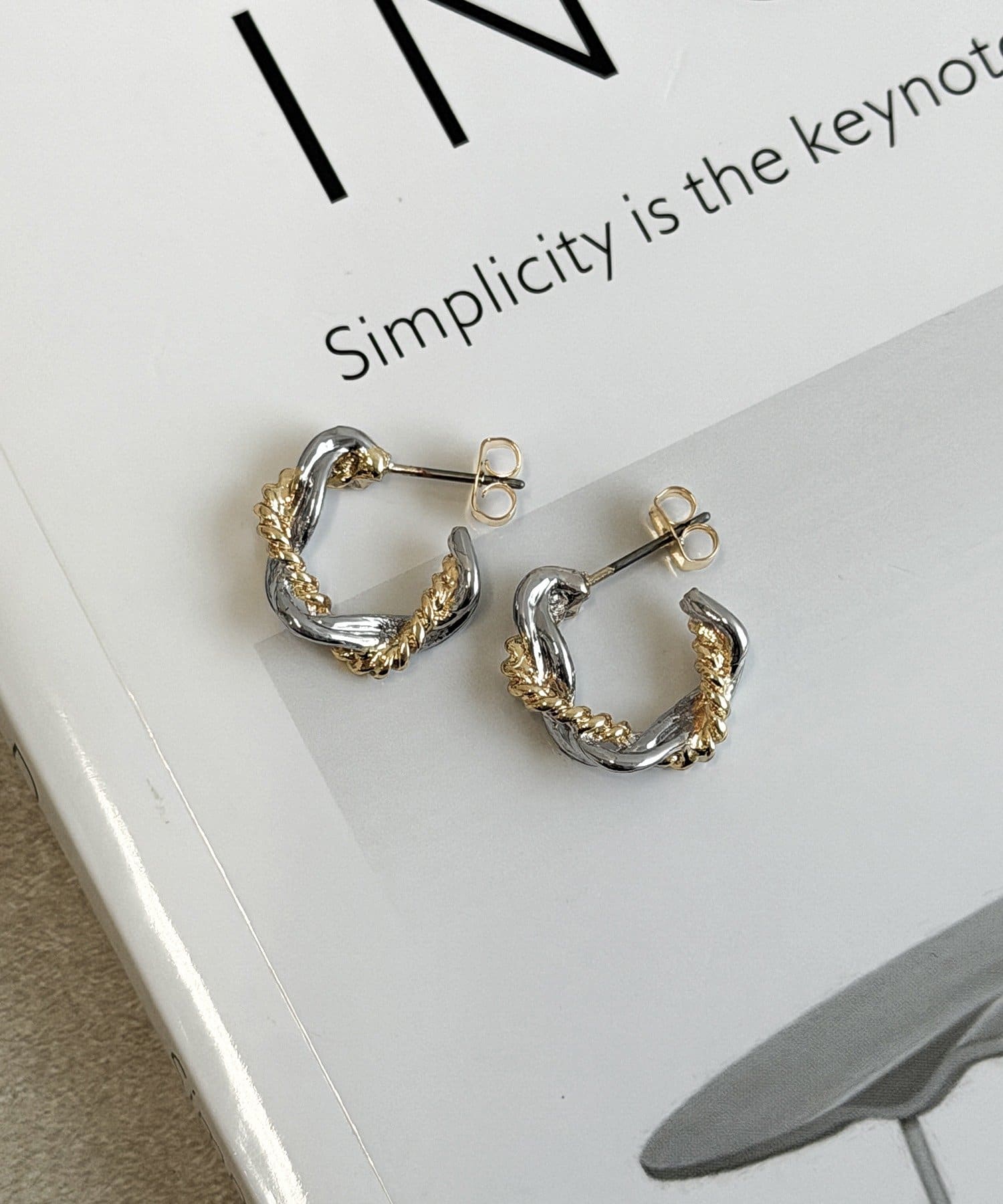 3COINS(スリーコインズ) ミックスネジリフープピアス