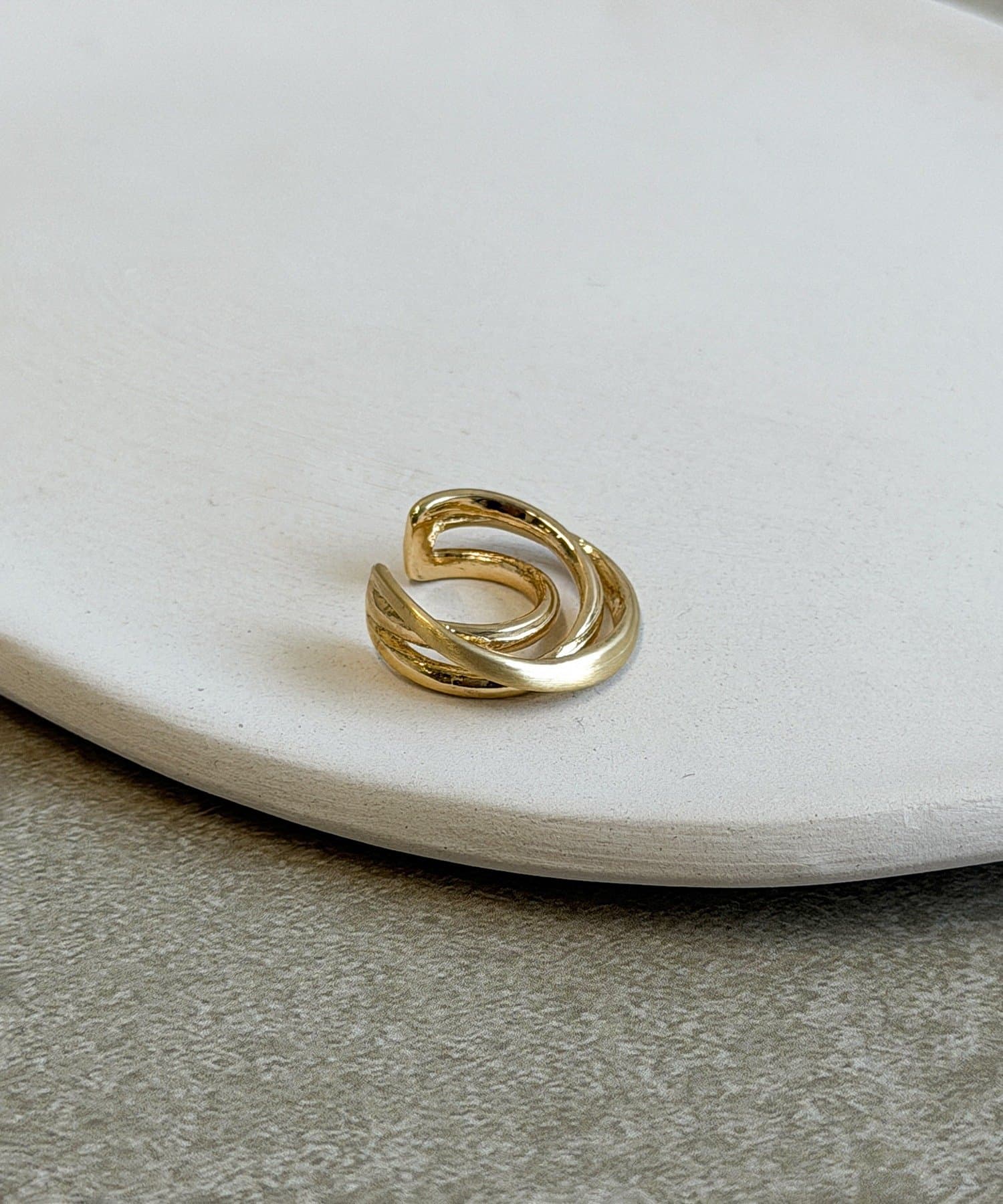 3COINS(スリーコインズ) 3連メタルイヤカフ