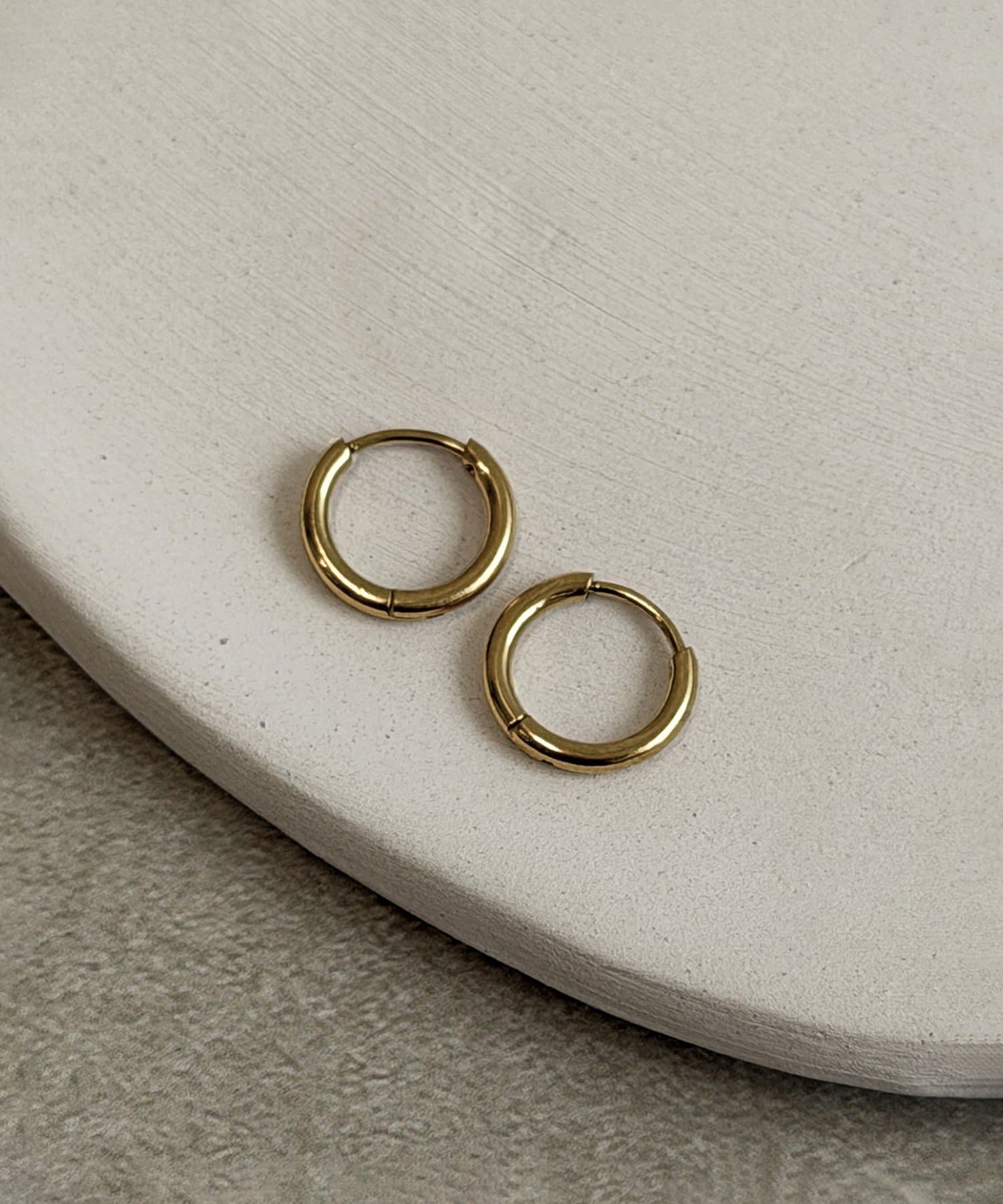 3COINS(スリーコインズ) ステンレス10mmフープワンタッチピアス