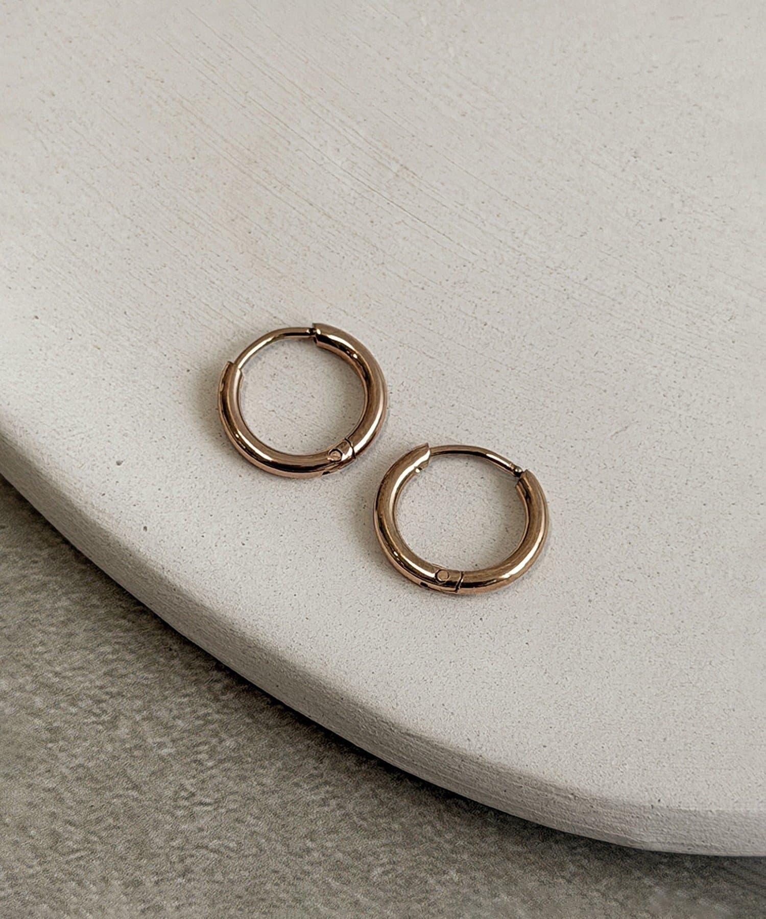 3COINS(スリーコインズ) ステンレス10mmフープワンタッチピアス