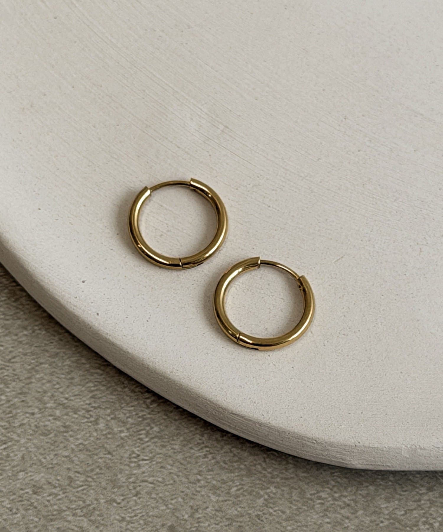 3COINS(スリーコインズ) ステンレス13mmフープワンタッチピアス