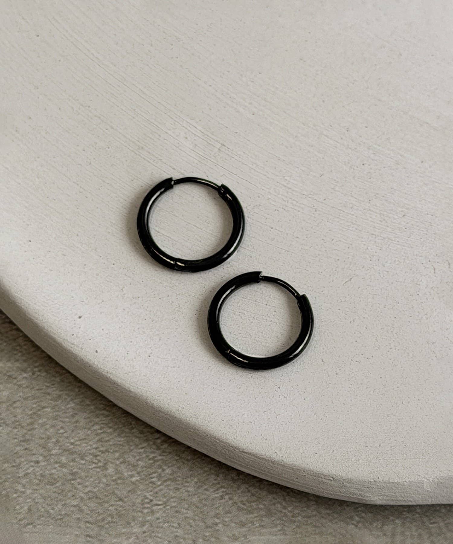 3COINS(スリーコインズ) ステンレス13mmフープワンタッチピアス