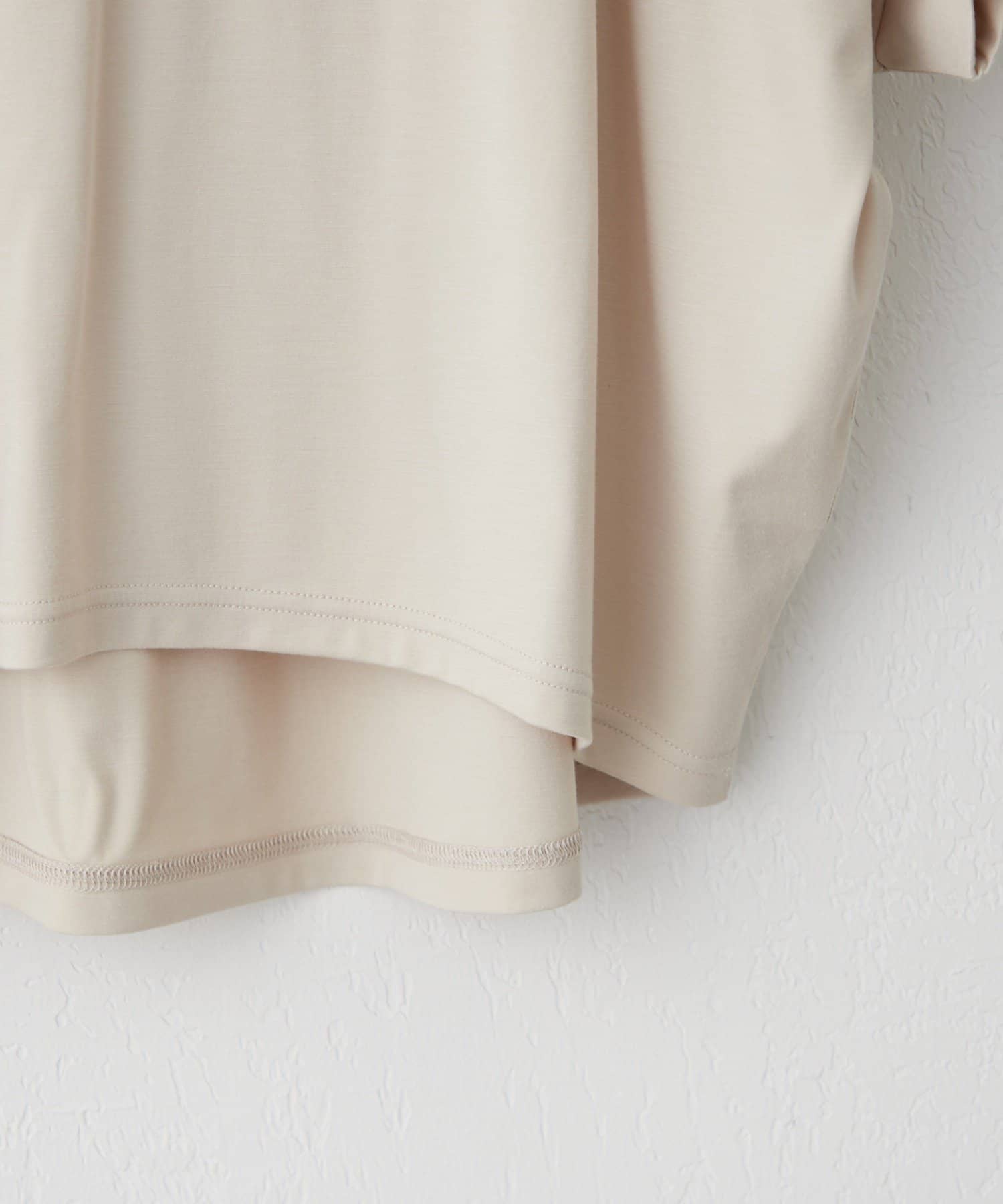 Remind me and forever(リマインドミーアンドフォーエバー) 【取り外し可能】タッセルチャーム付ネックレス刺繍Tシャツ