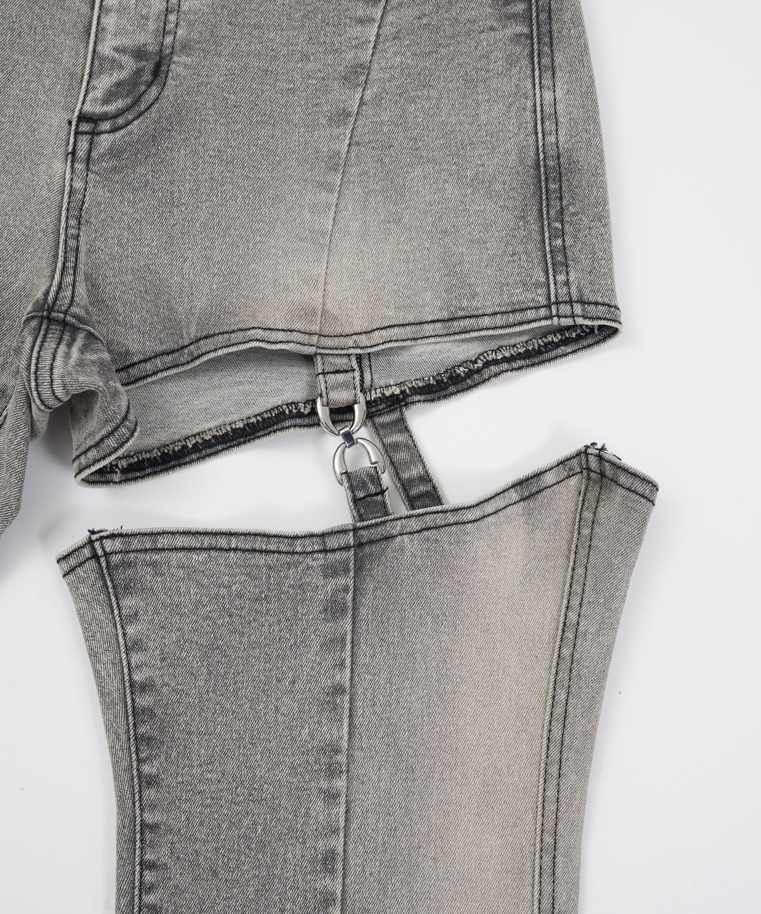 Belle Charme(ベルシャルム) Cut Out Belt Flare Denim