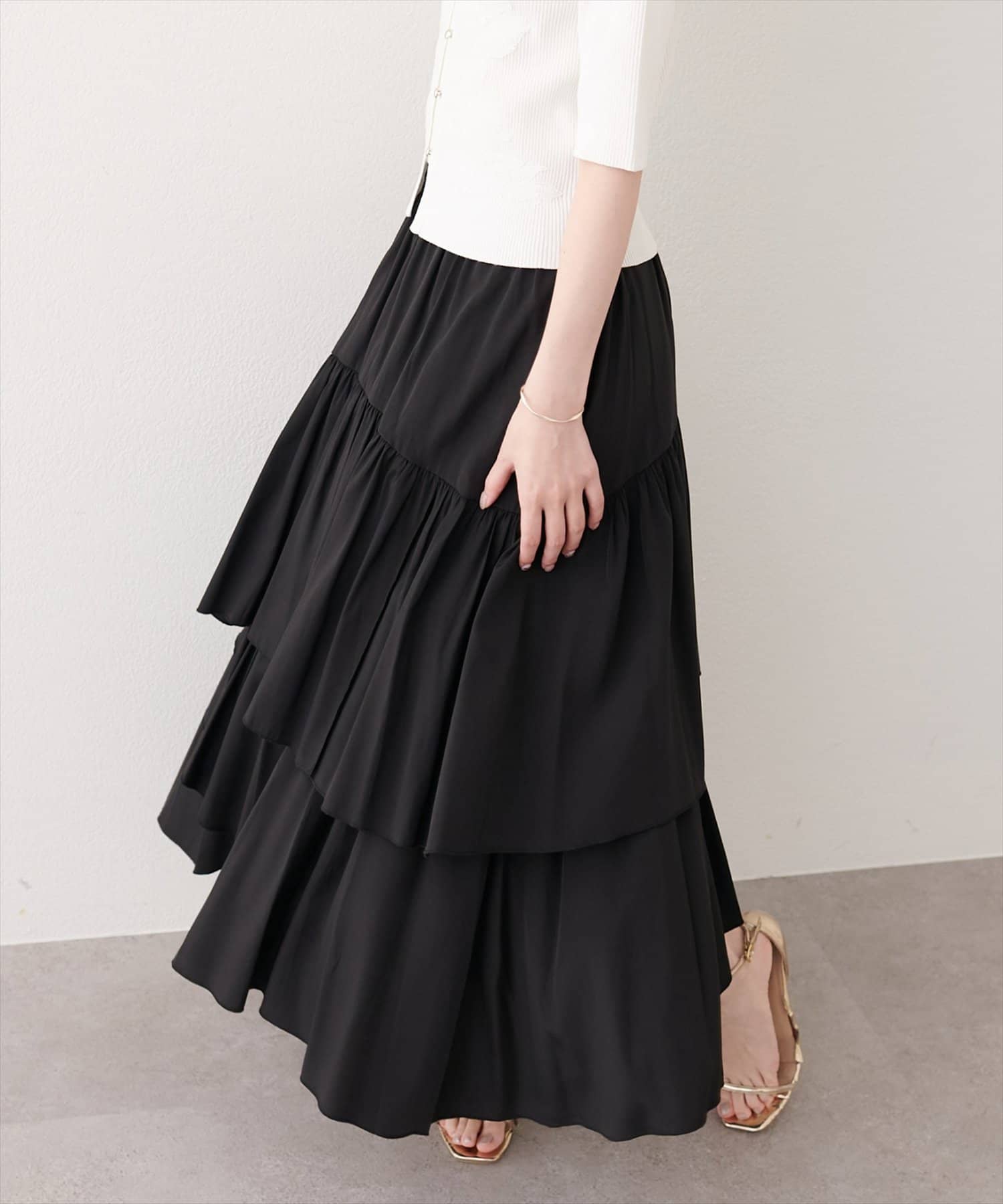 natural couture(ナチュラルクチュール) アシメヘム微光沢スカート