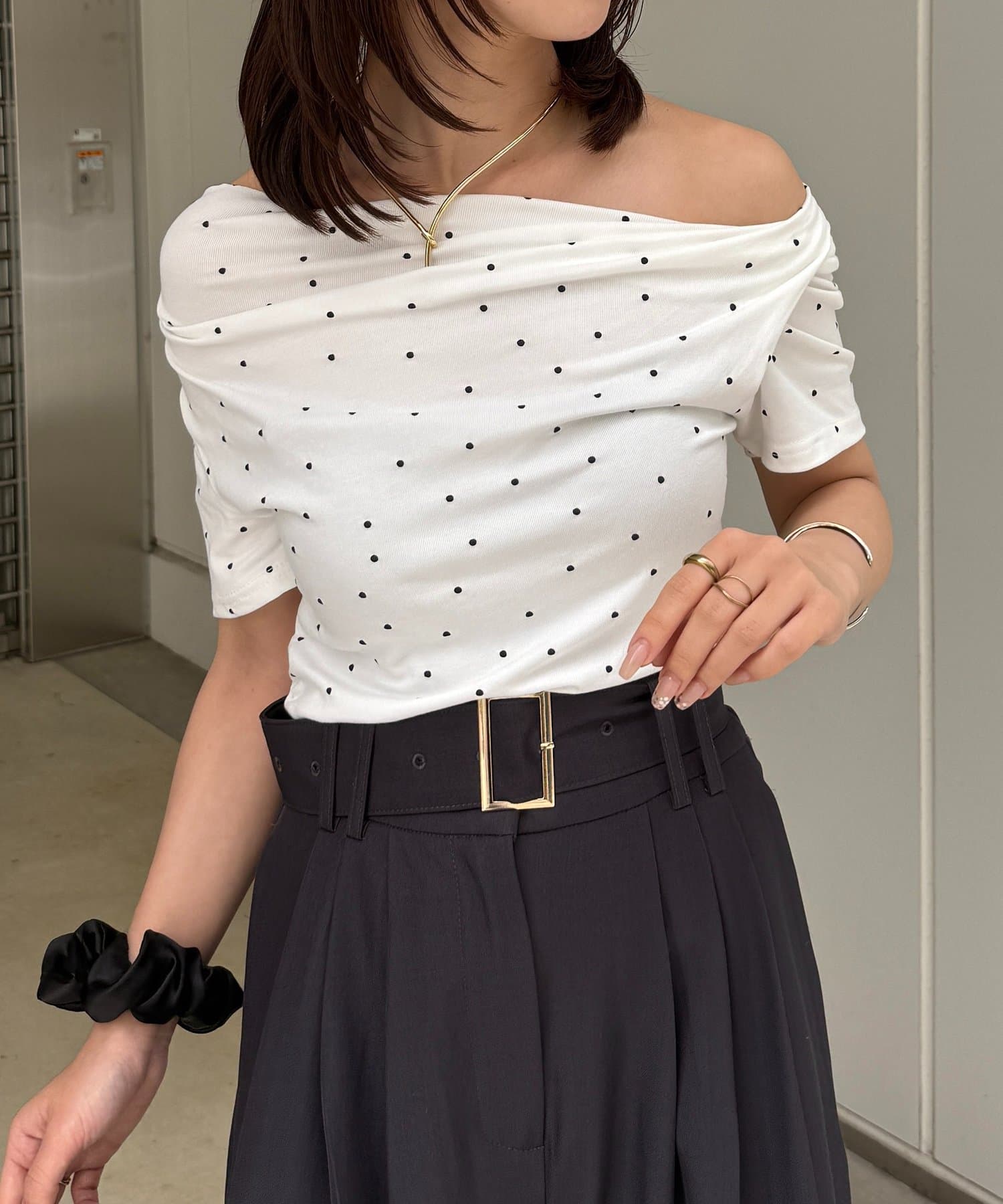 Thevon.(ゼヴォン) ドットドレープTシャツ