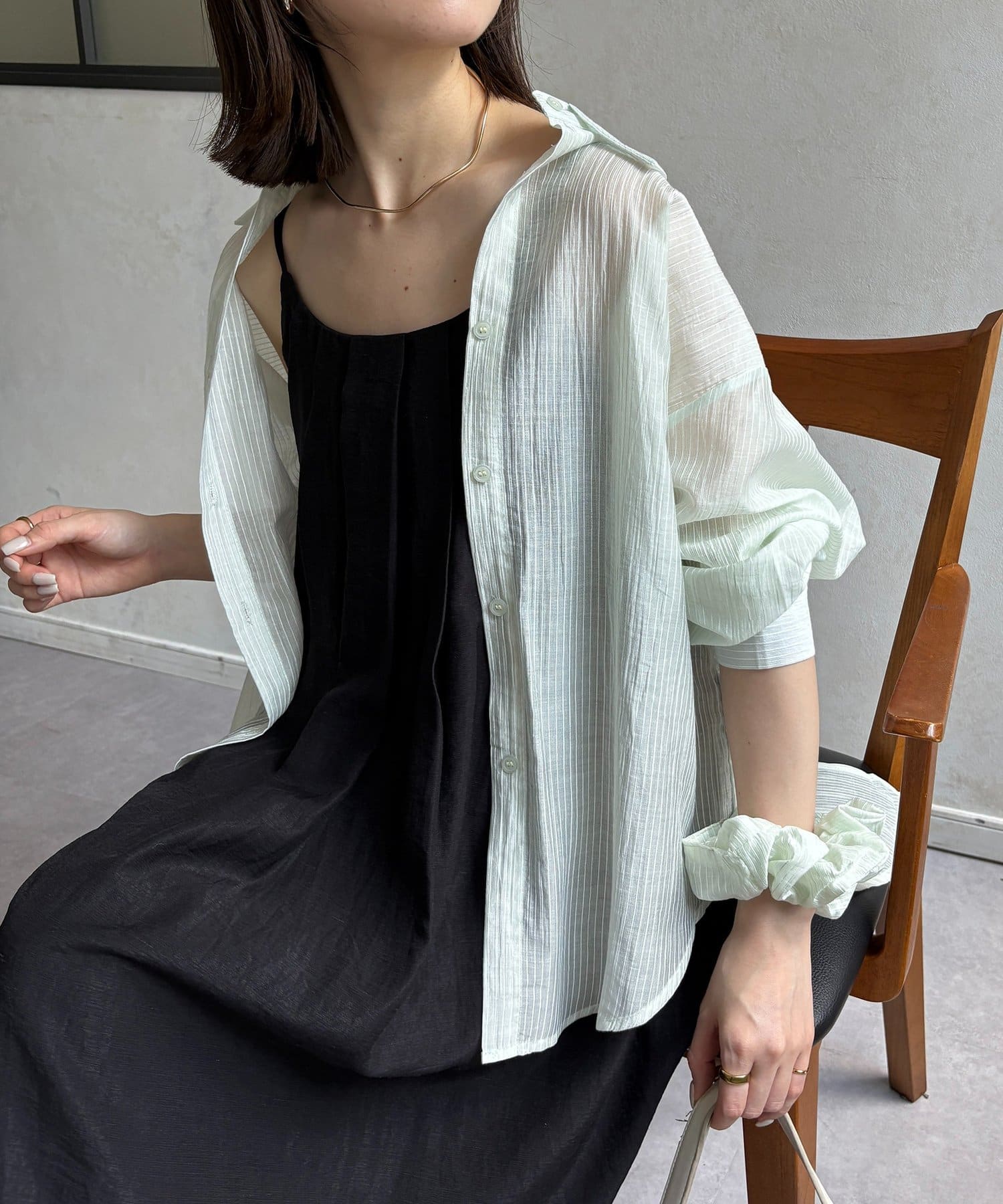 Thevon.(ゼヴォン) シアーストライプシャツ×シュシュセット