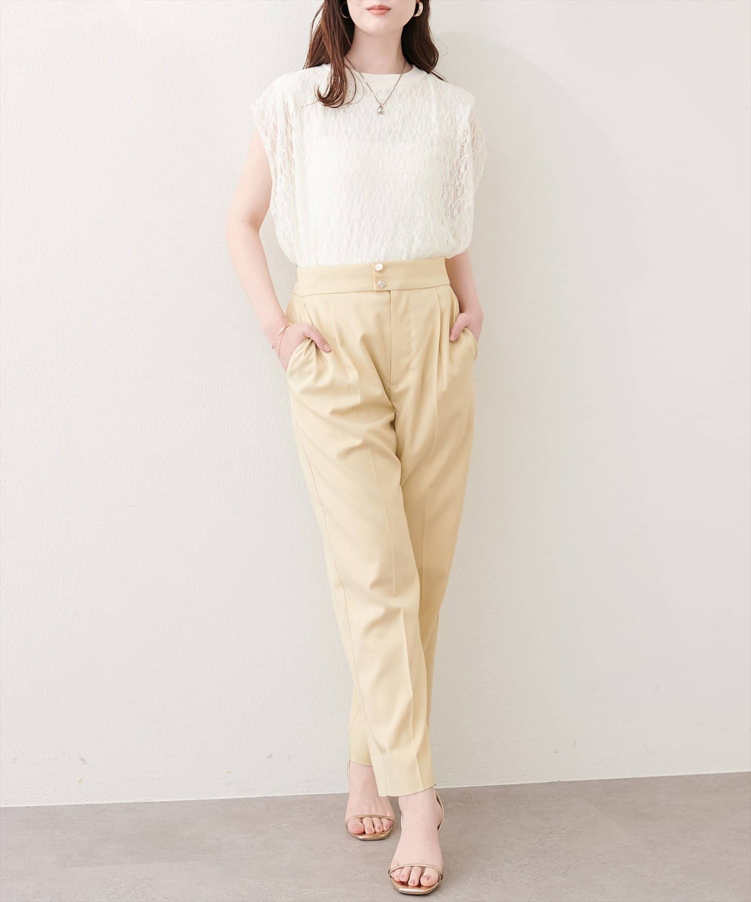 natural couture(ナチュラルクチュール) 接触冷感マシンウォッシャブルウエスト金釦テーパードパンツ