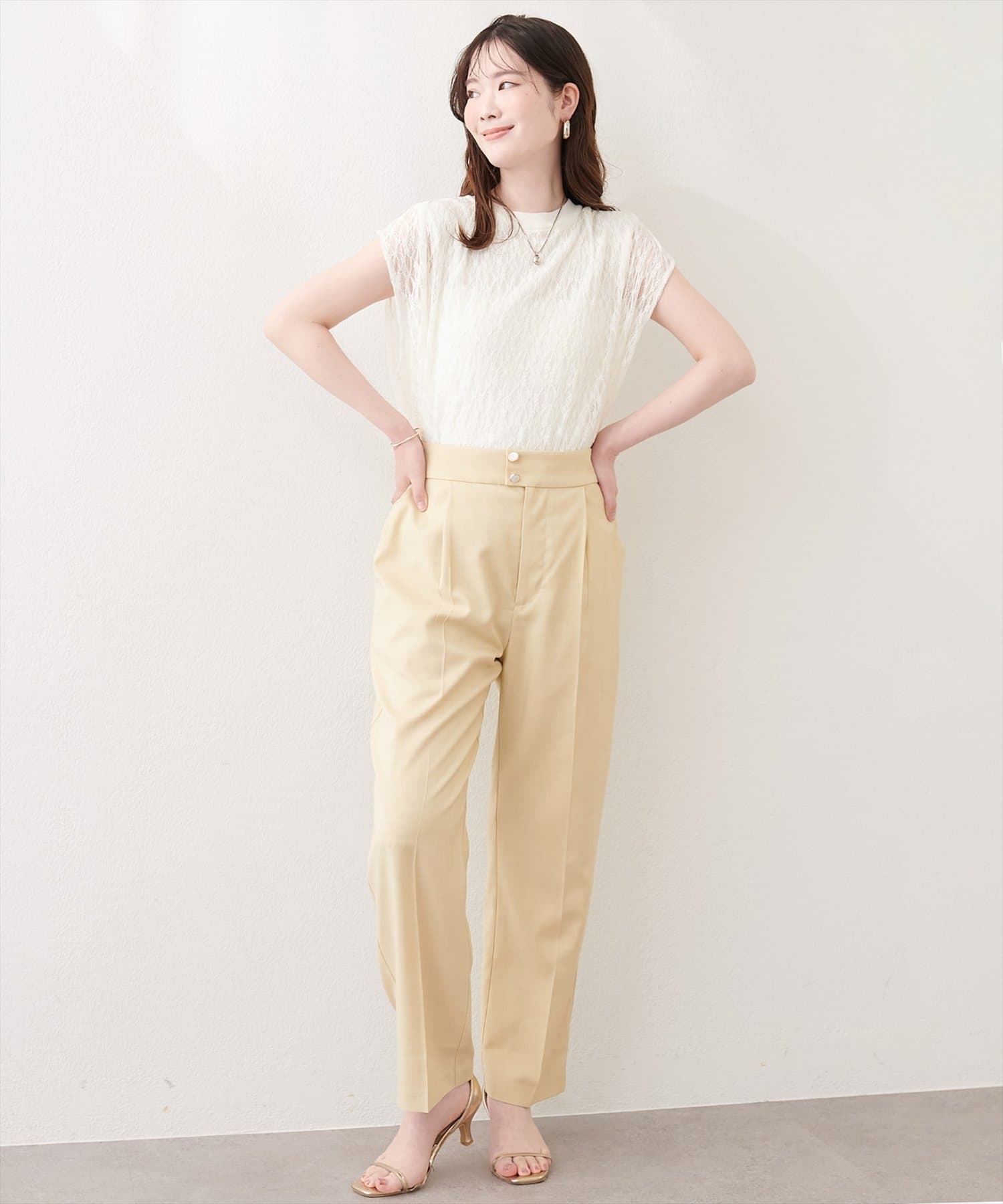 natural couture(ナチュラルクチュール) 接触冷感マシンウォッシャブルウエスト金釦テーパードパンツ