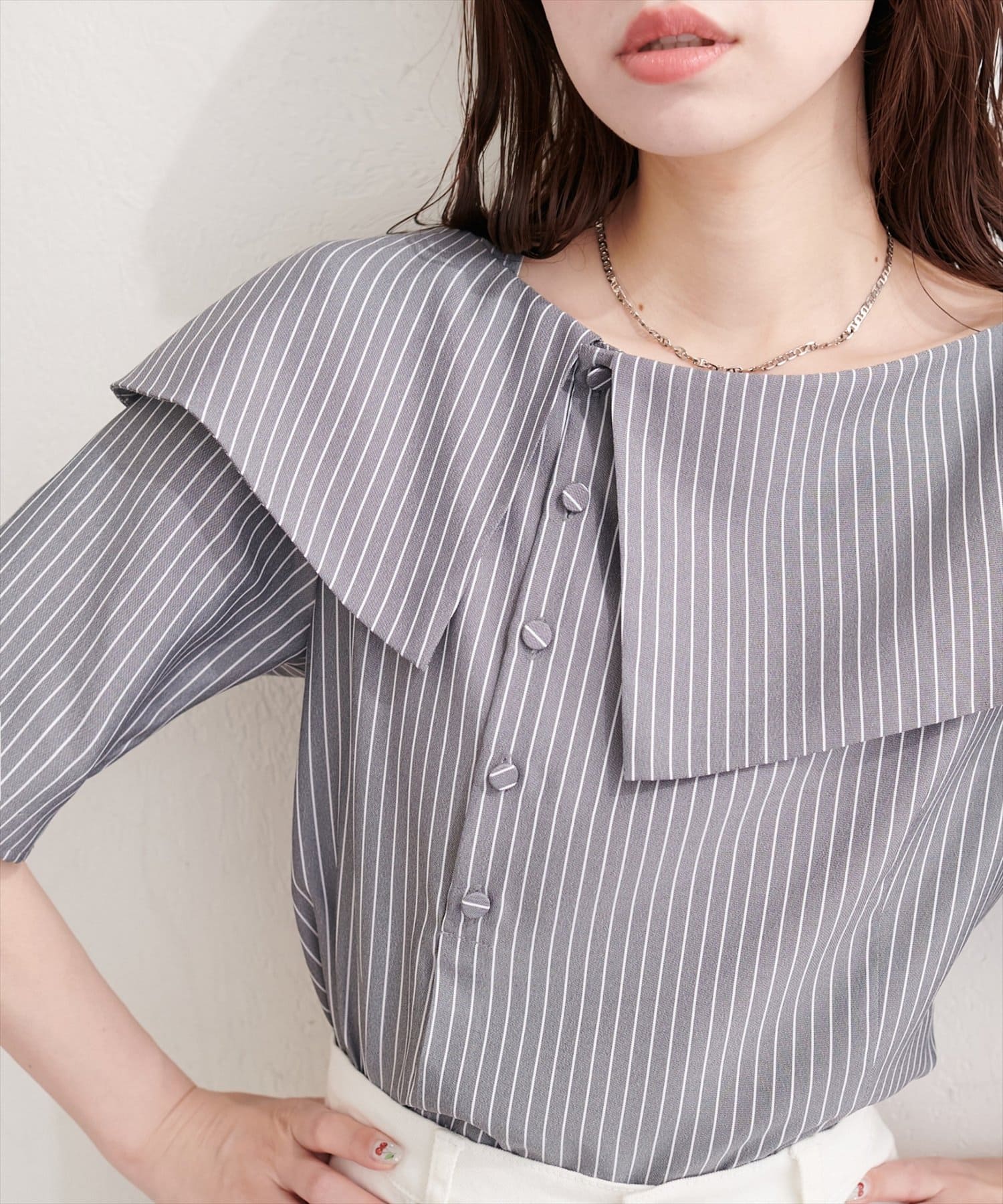 natural couture(ナチュラルクチュール) 接触冷感マシンウォッシャブル防シワアシメネック半袖ブラウス