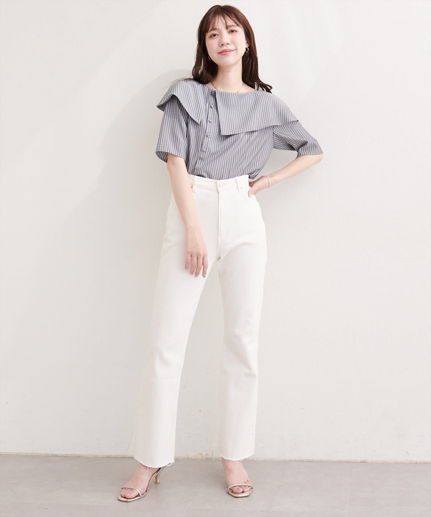 natural couture(ナチュラルクチュール) 接触冷感マシンウォッシャブル防シワアシメネック半袖ブラウス