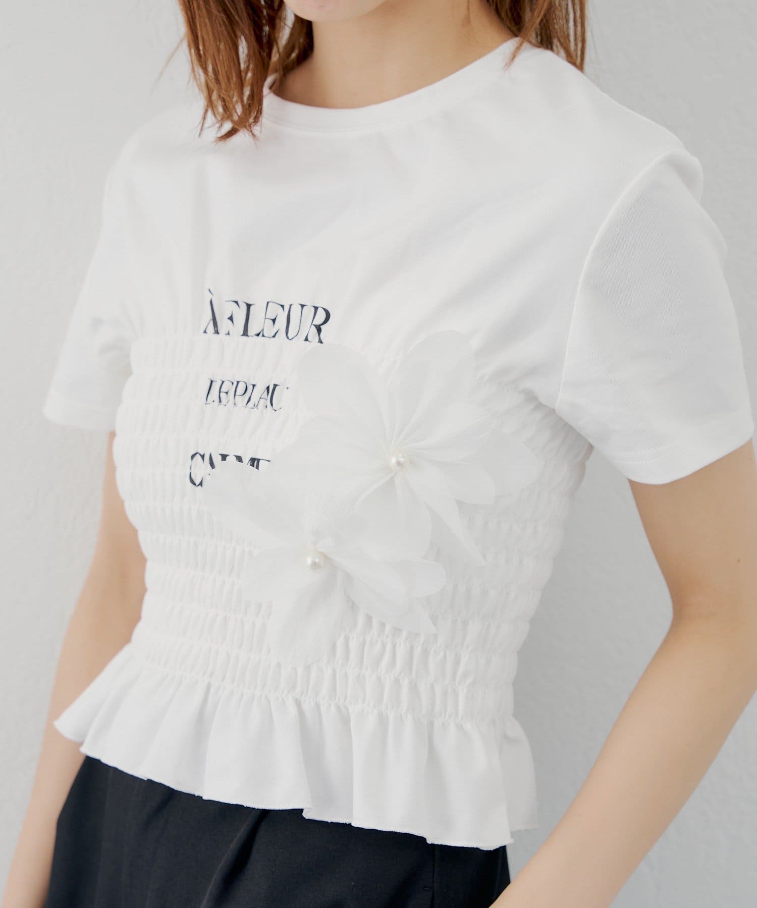 Chico(チコ) 【SALON  by Chico】3DフラワーシャーリングTシャツ