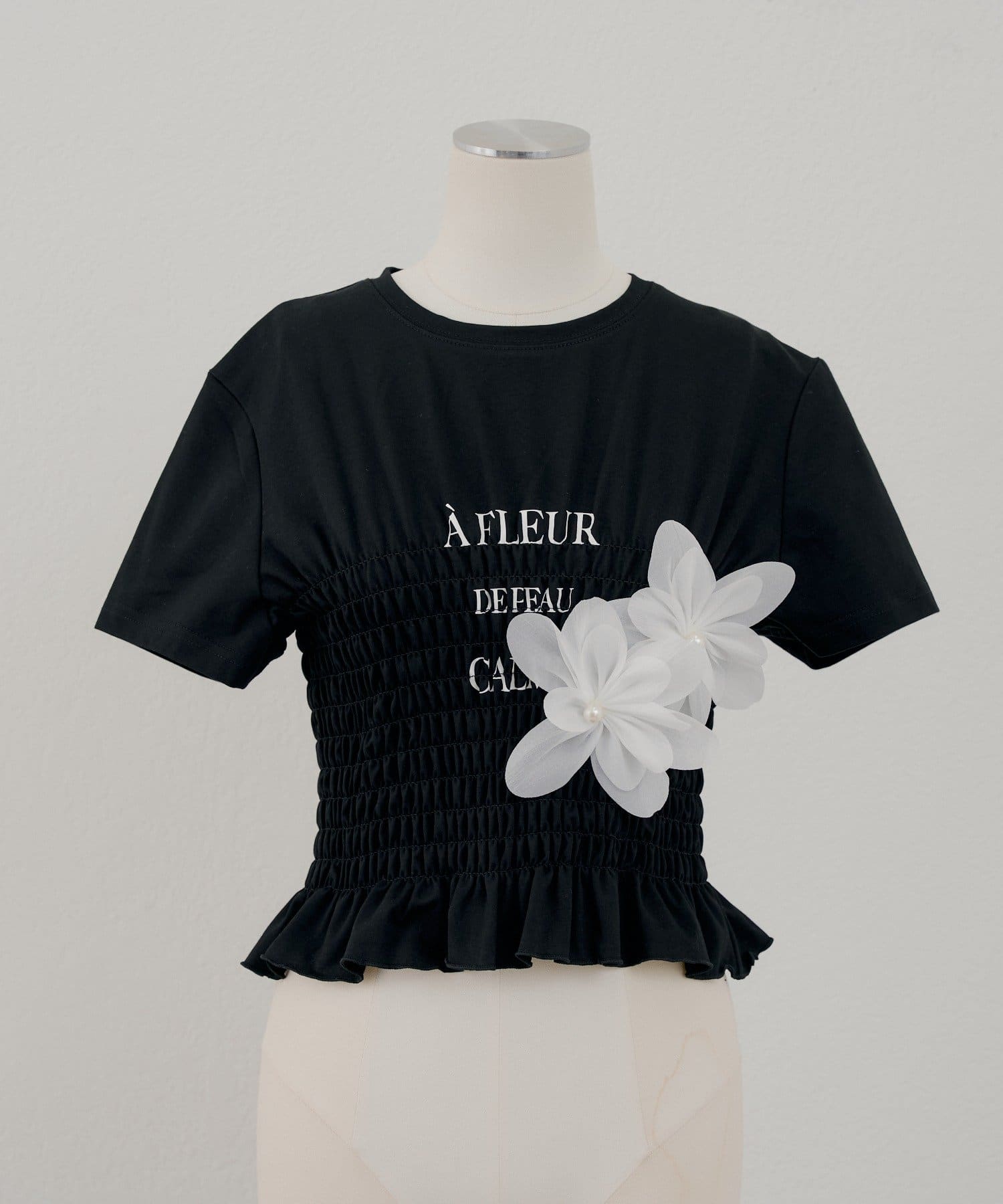 Chico(チコ) 【SALON  by Chico】3DフラワーシャーリングTシャツ