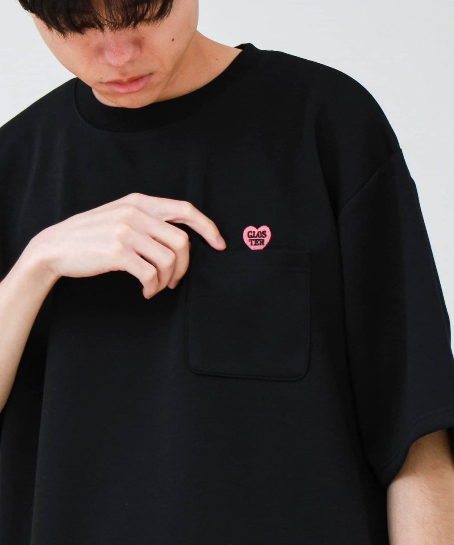 FREDY & GLOSTER(フレディ アンド グロスター) 【ユニセックスで着たい】接触冷感ハート刺繍ポケTEE