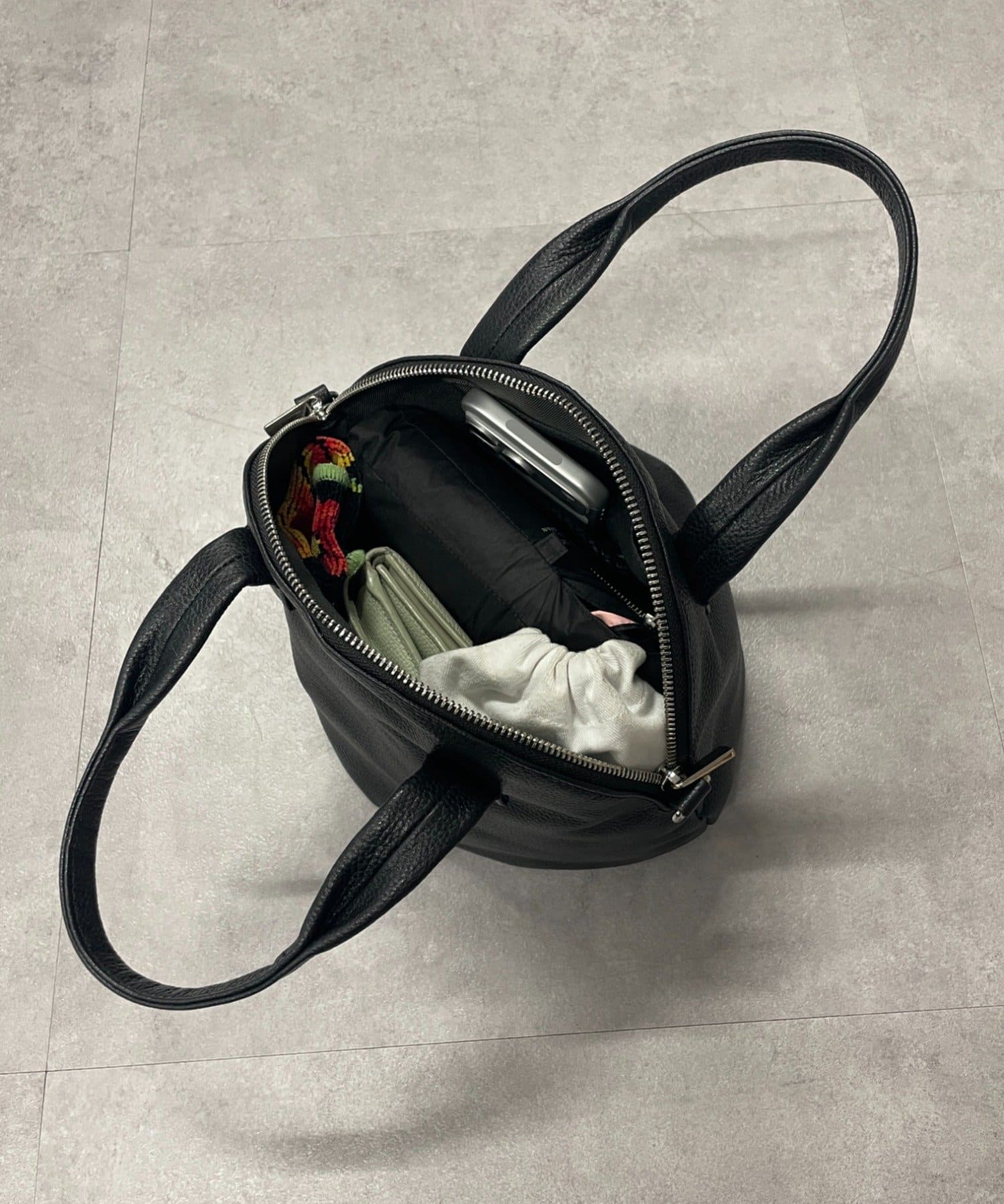 Jena　espace merveilleux(ジェナ　エスパスメルヴェイユ) 本革ギャザーボストンバッグ