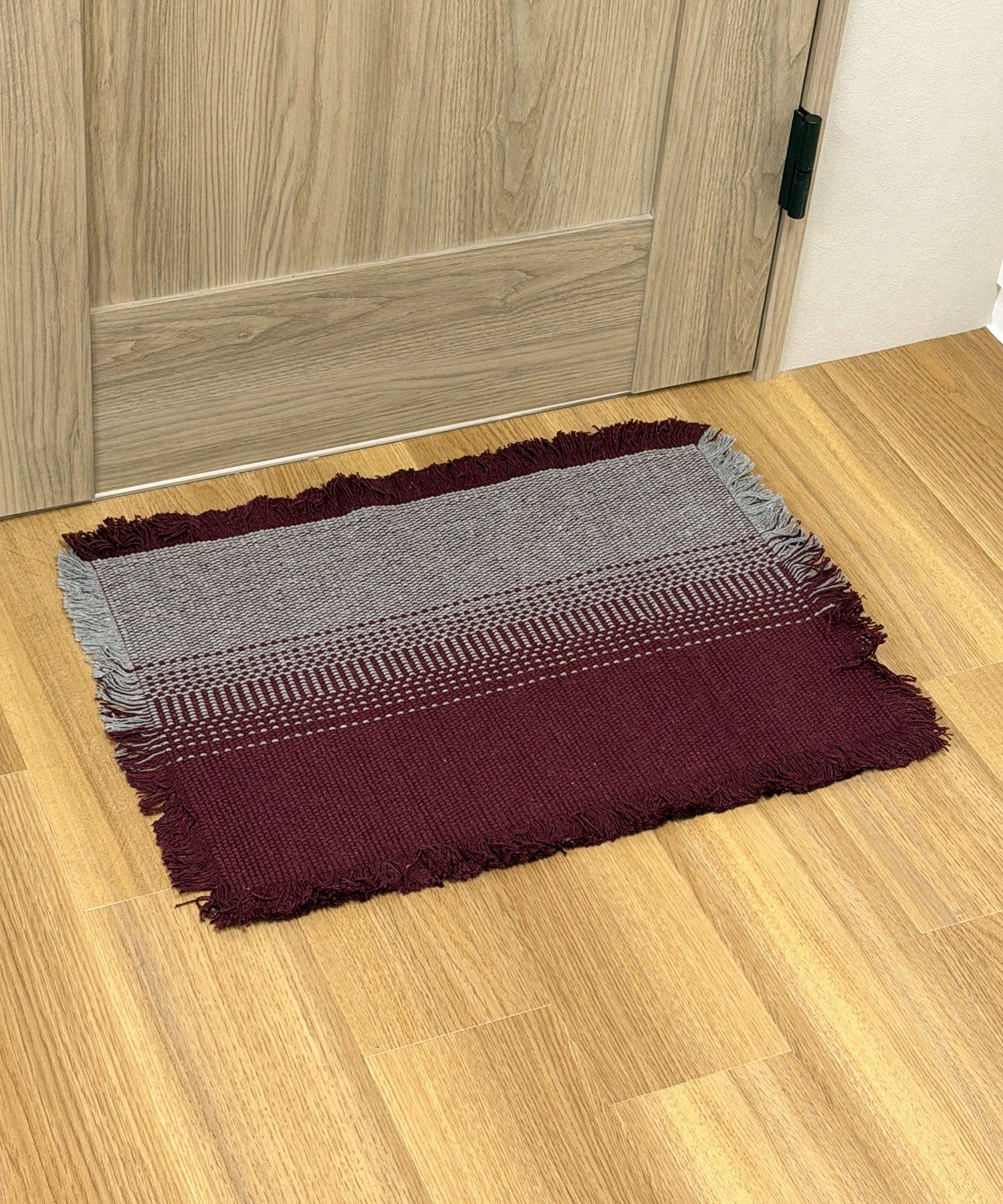 インテリアマットライン：40×60cm | 3COINS(スリーコインズ)ライフ