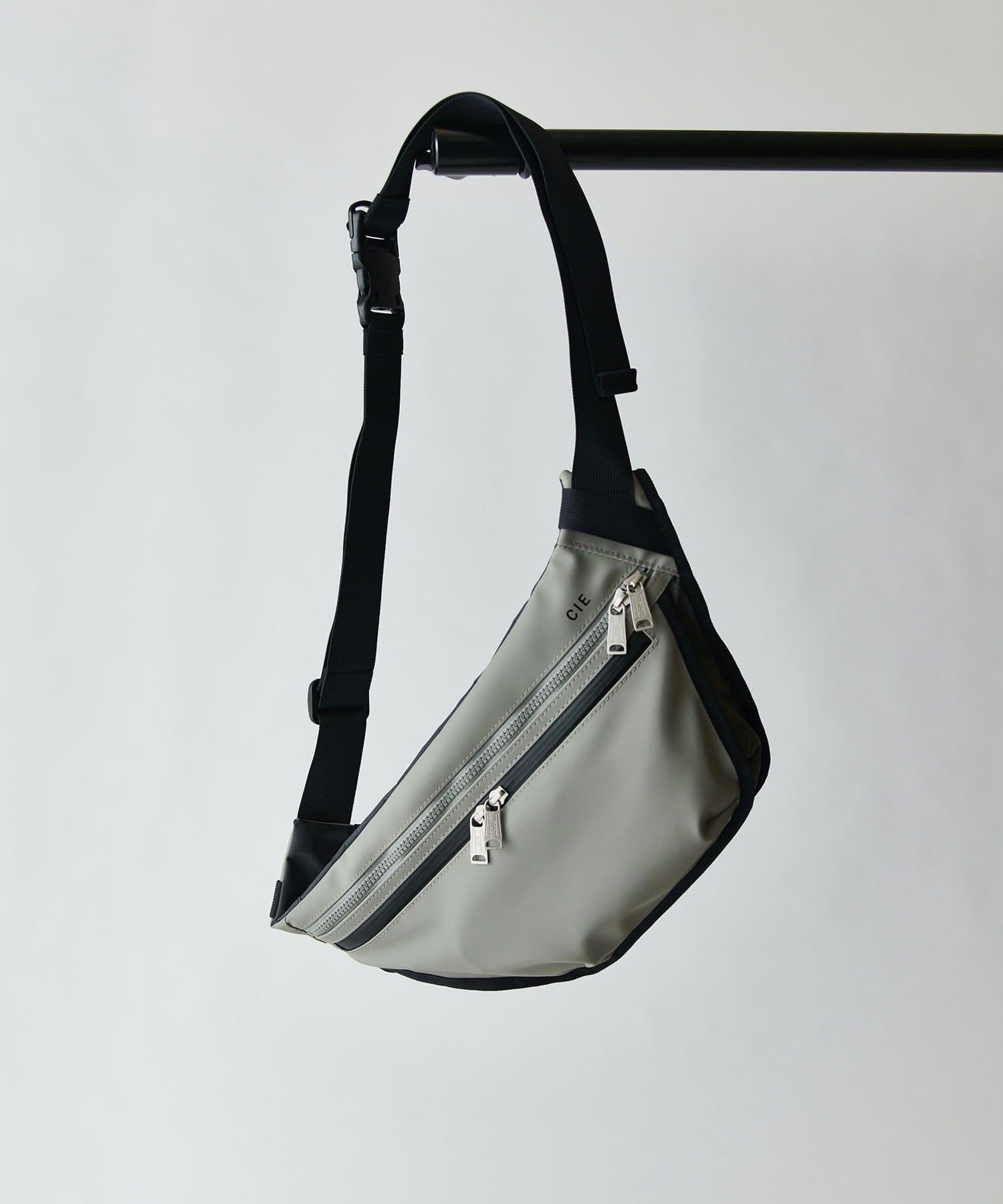 Lui's(ルイス) 【CIE】VARIOUS SLINGBAG-M