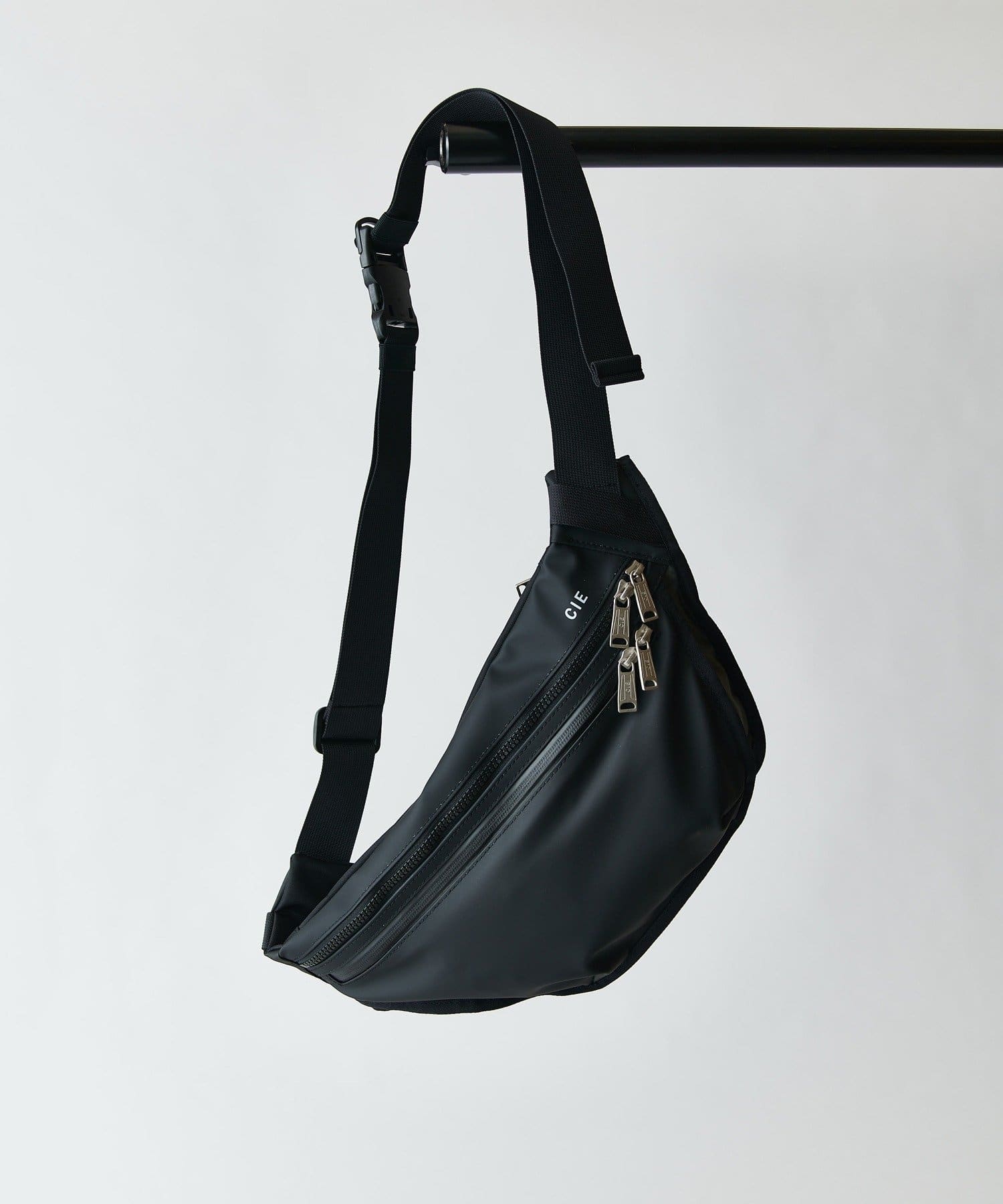 Lui's(ルイス) 【CIE】VARIOUS SLINGBAG-M