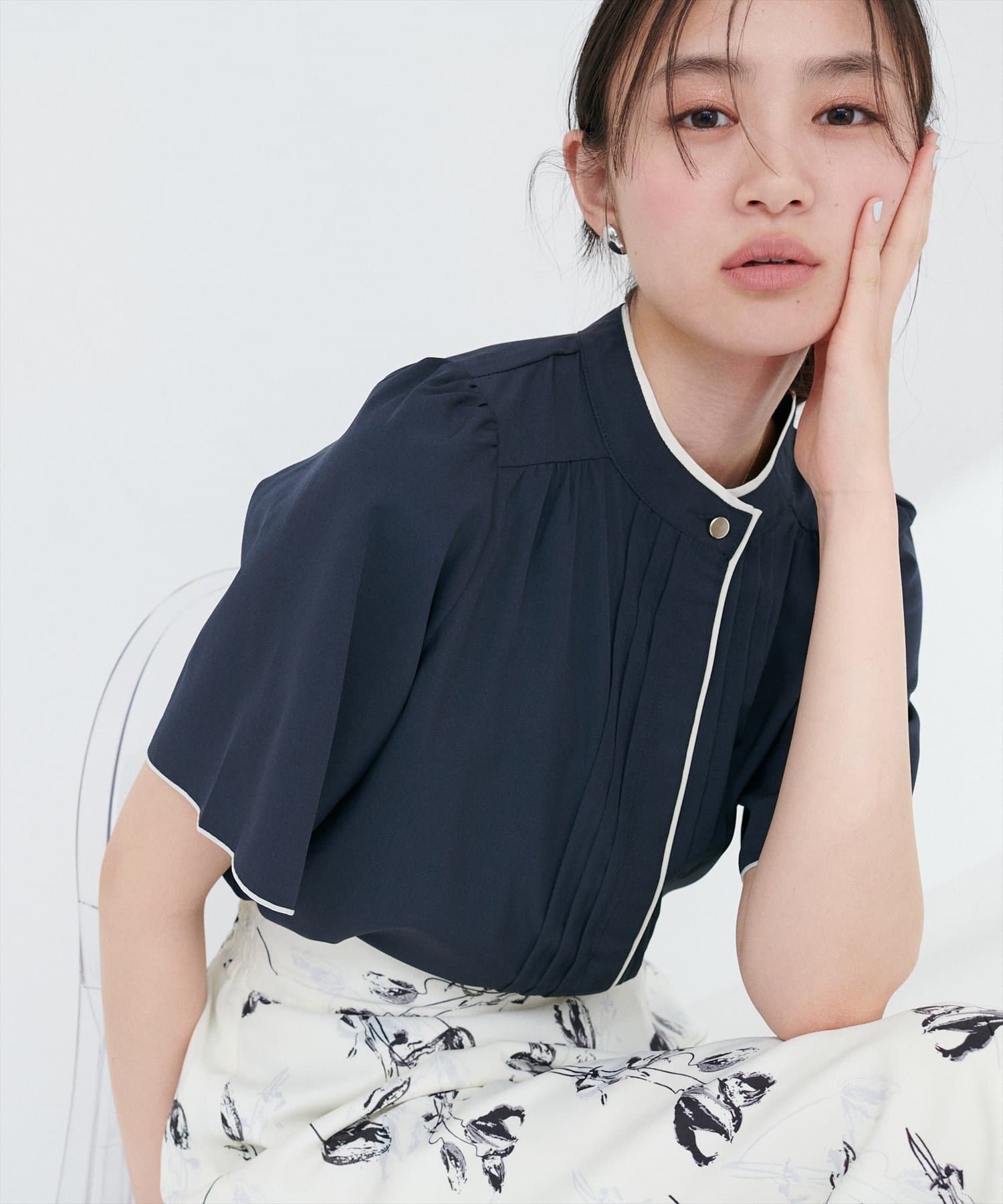 NICE CLAUP / OLIVE des OLIVE OUTLET(ナイスクラップ  / オリーブ デ オリーブ アウトレット) 【natural couture】パイピングタックフレアスリーブブラウス